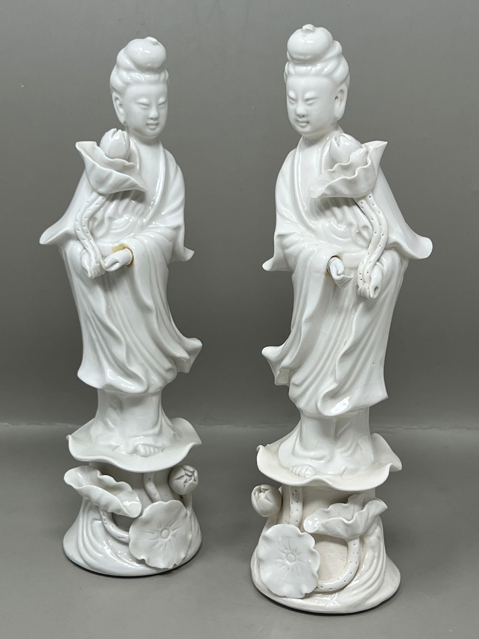 Vintage Pair of Blanc de Chine Quanyin Quan Yin Statue Figurines: each have a removeable hand