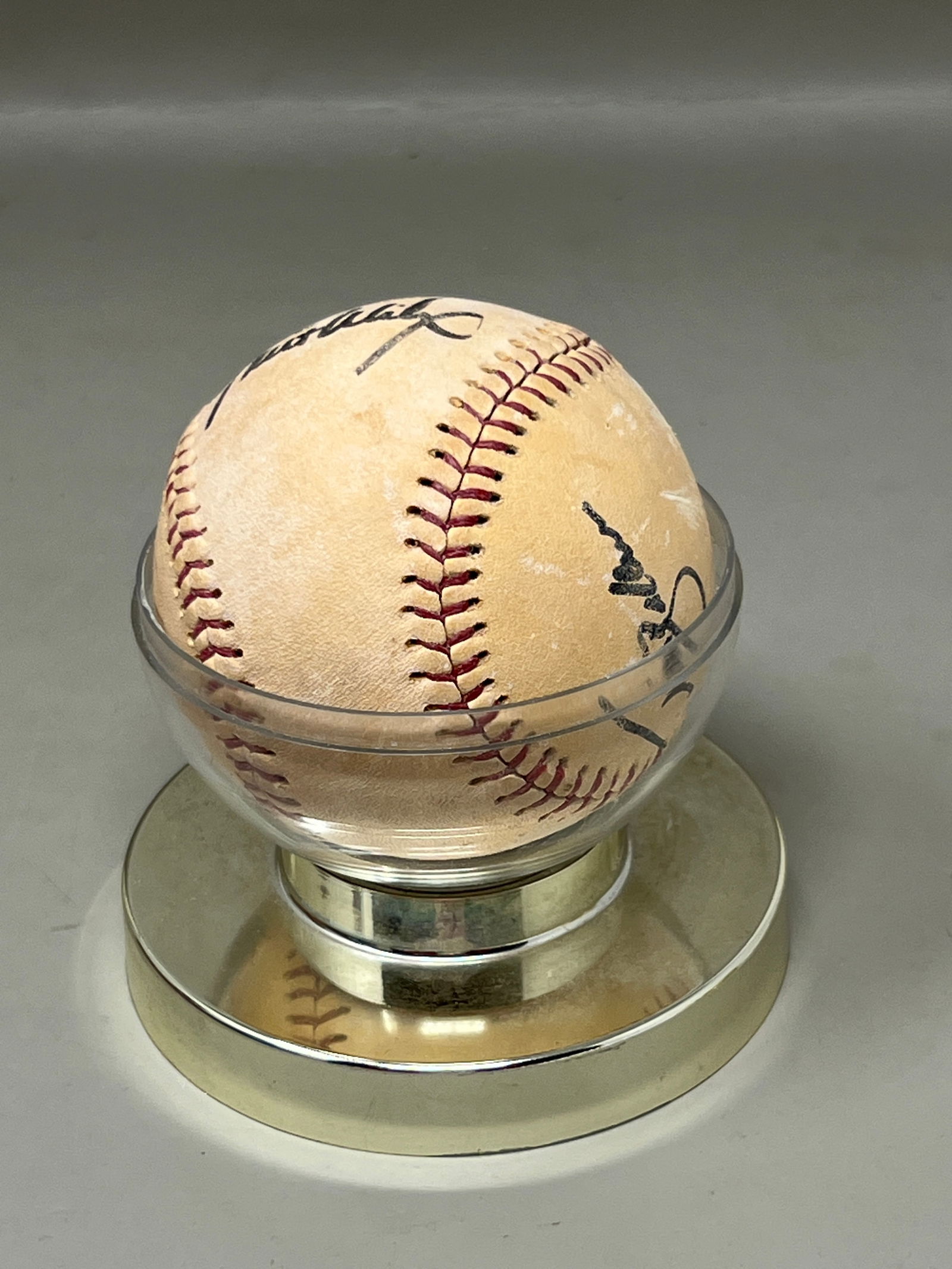 1984 Multiple Autographs Detroit Tigers Baseball Lance Parrish, Milt Wilcox, Tom Brookens: eat em up Tigers!