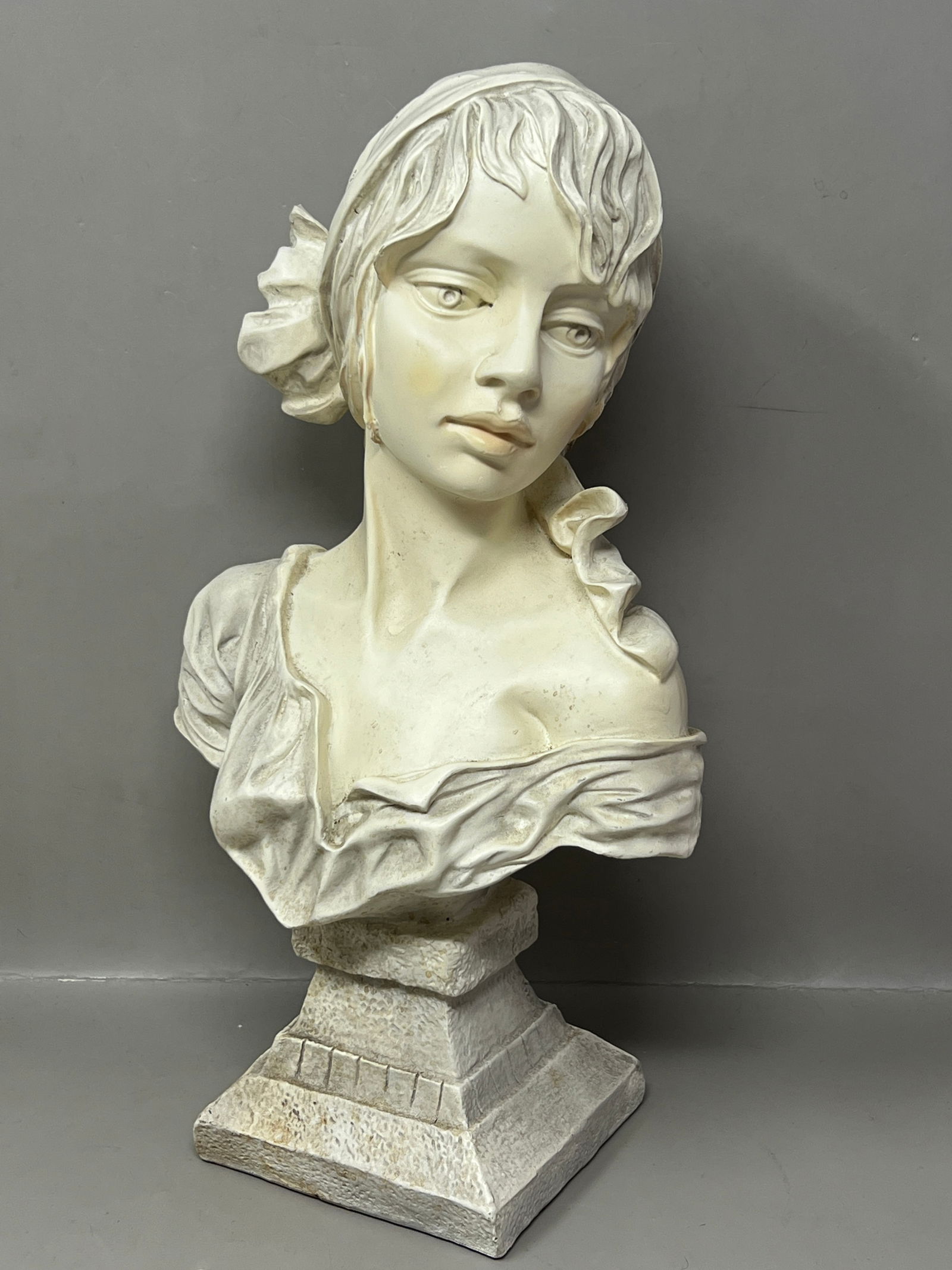 Cast Resin Evocative of Emmanuel Villanis Cendrillon Female Bust Statue: style for a fraction of the original