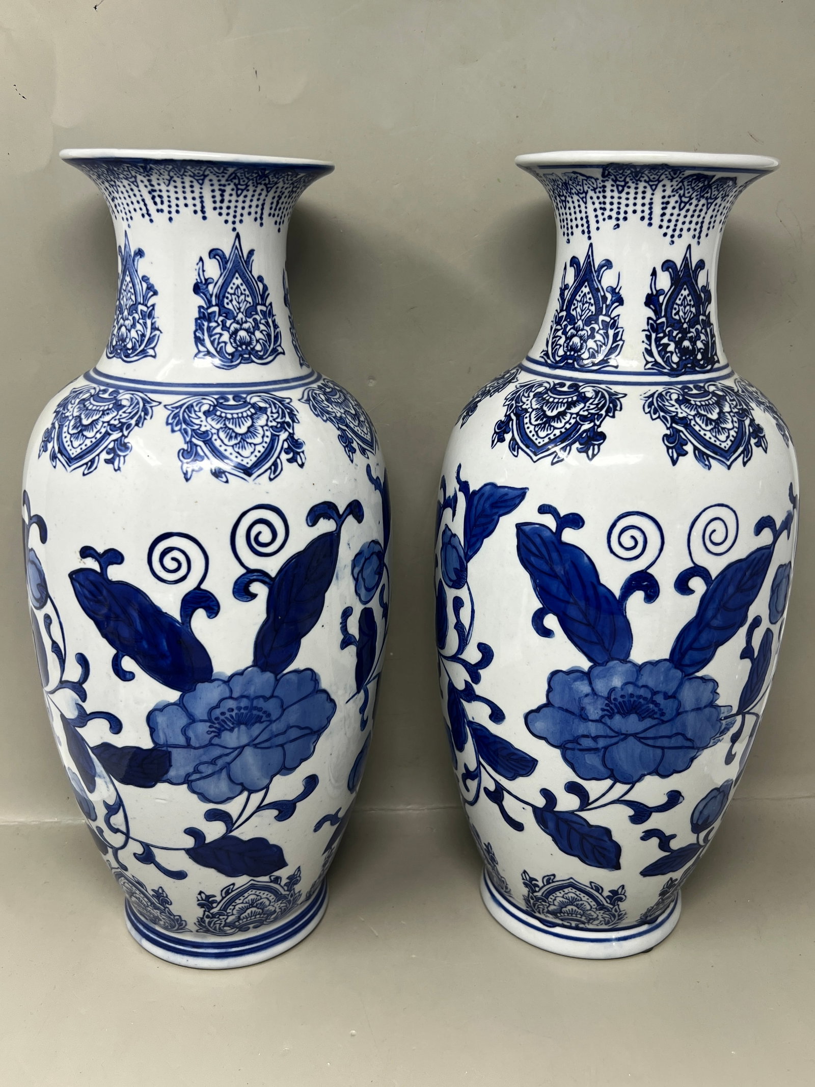 Pair of Chinoiserie Floral Porcelain Vases (1 of 8)