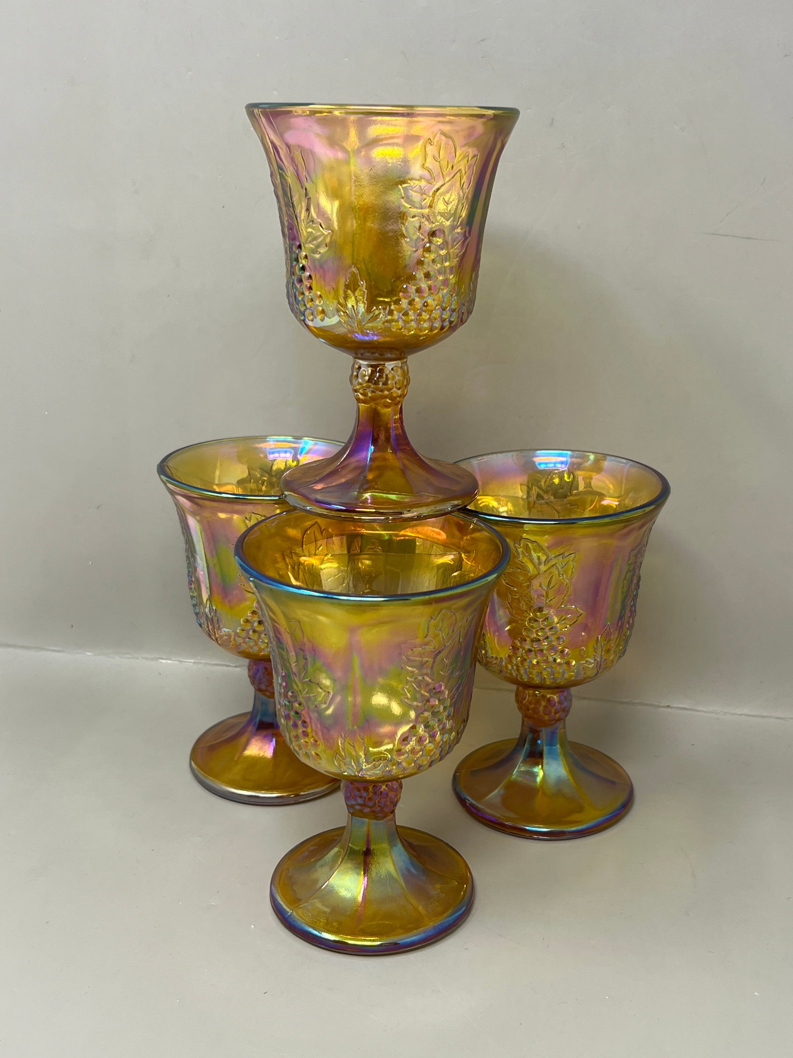 Indiana Glass Marigold Carnival Glass Goblets Glasses (1 of 5)
