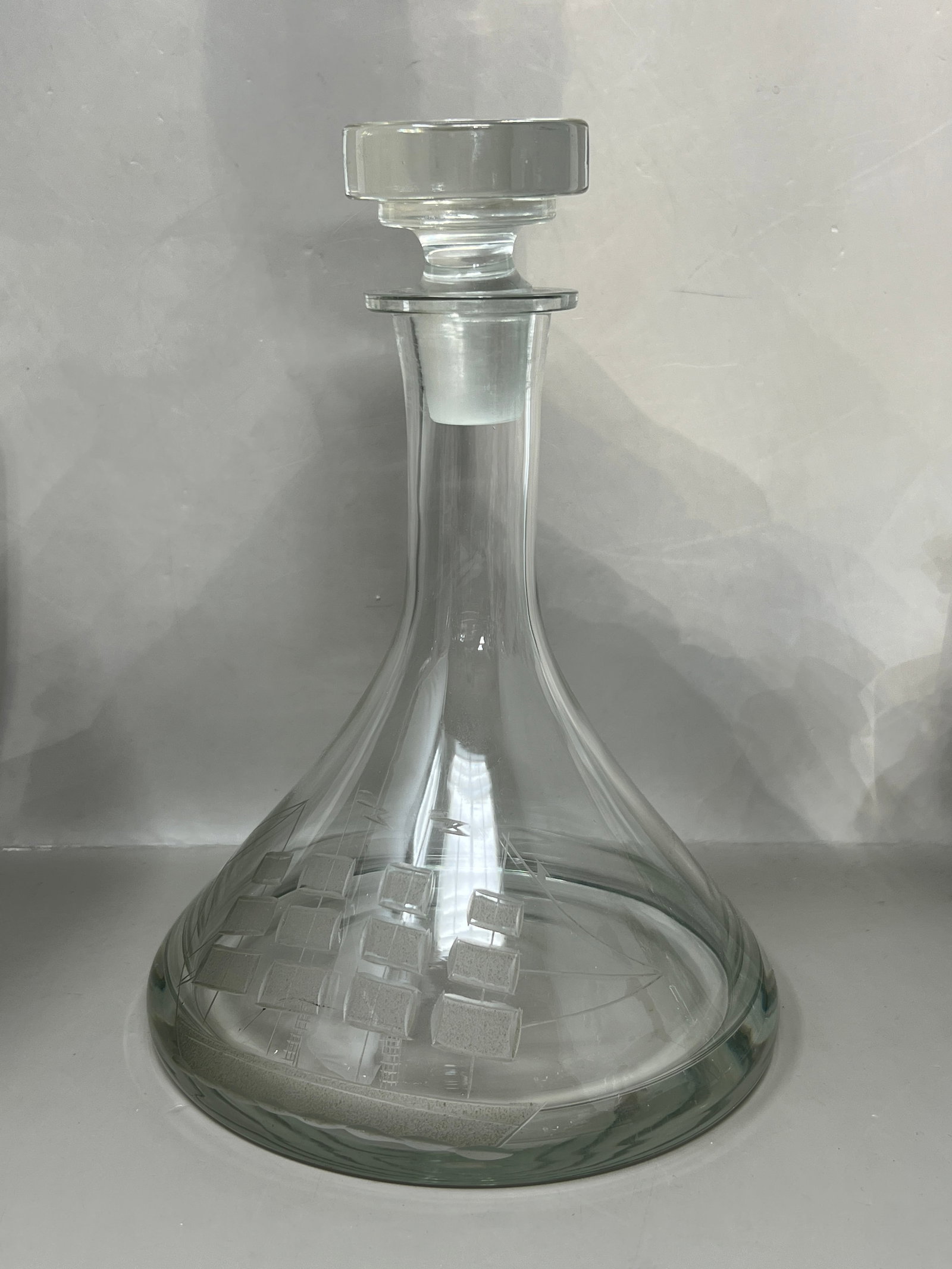 Vintage Clipper Ship Puddle Decanter (1 of 11)