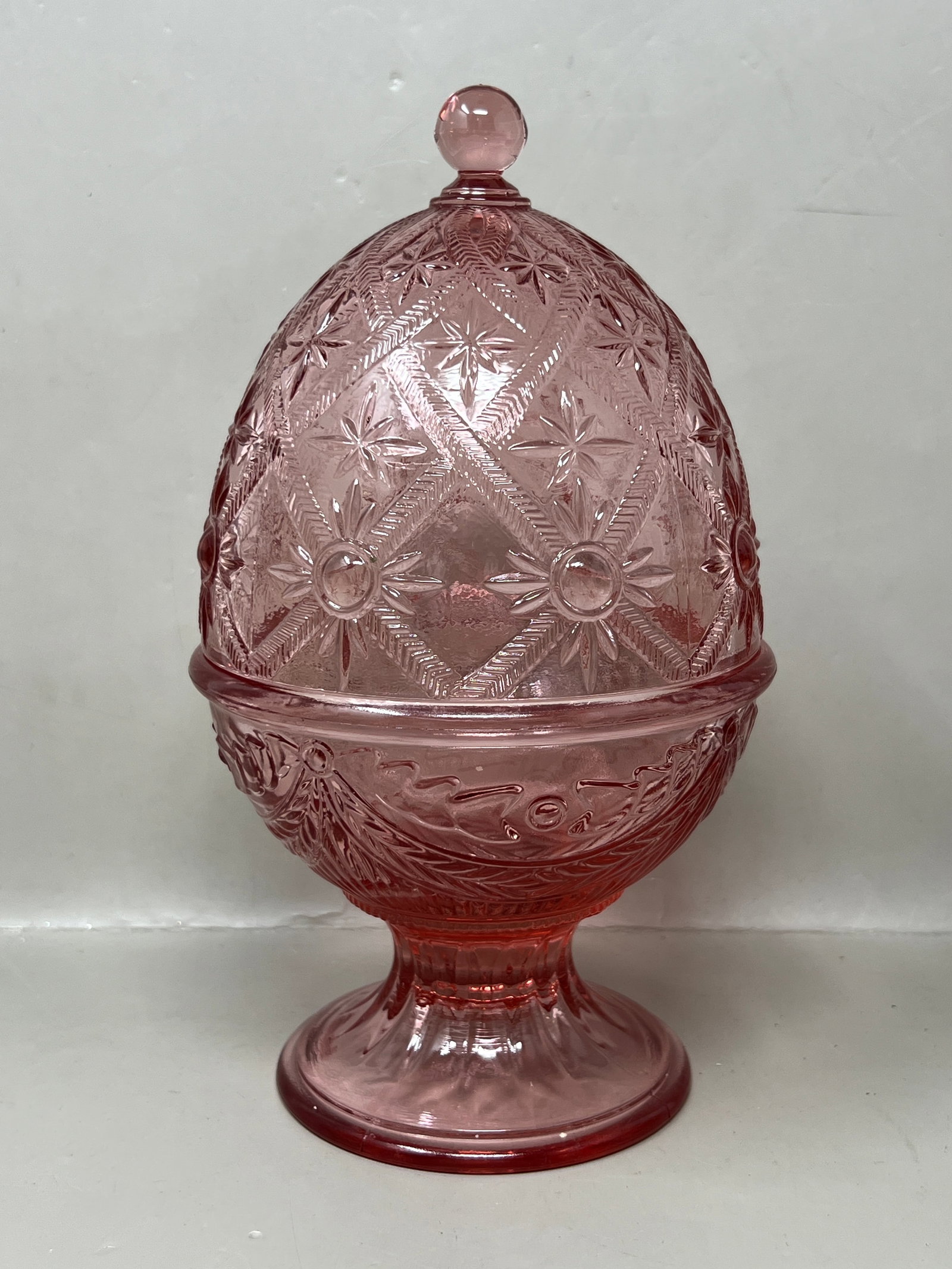 LE Smith Alexandra Pink Glass Egg Candy Dish (1 of 10)