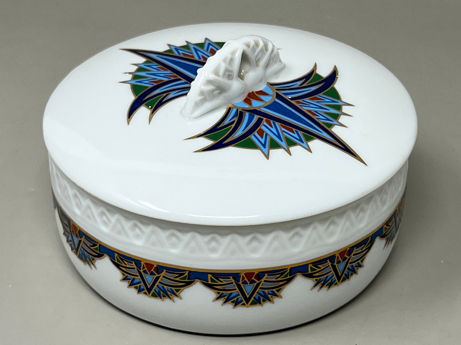 Vintage Art Deco Inspired Elizabeth Arden Treasures of the Pharohs Powder Box Trinket Box: Great Design in Japanese Porcelain