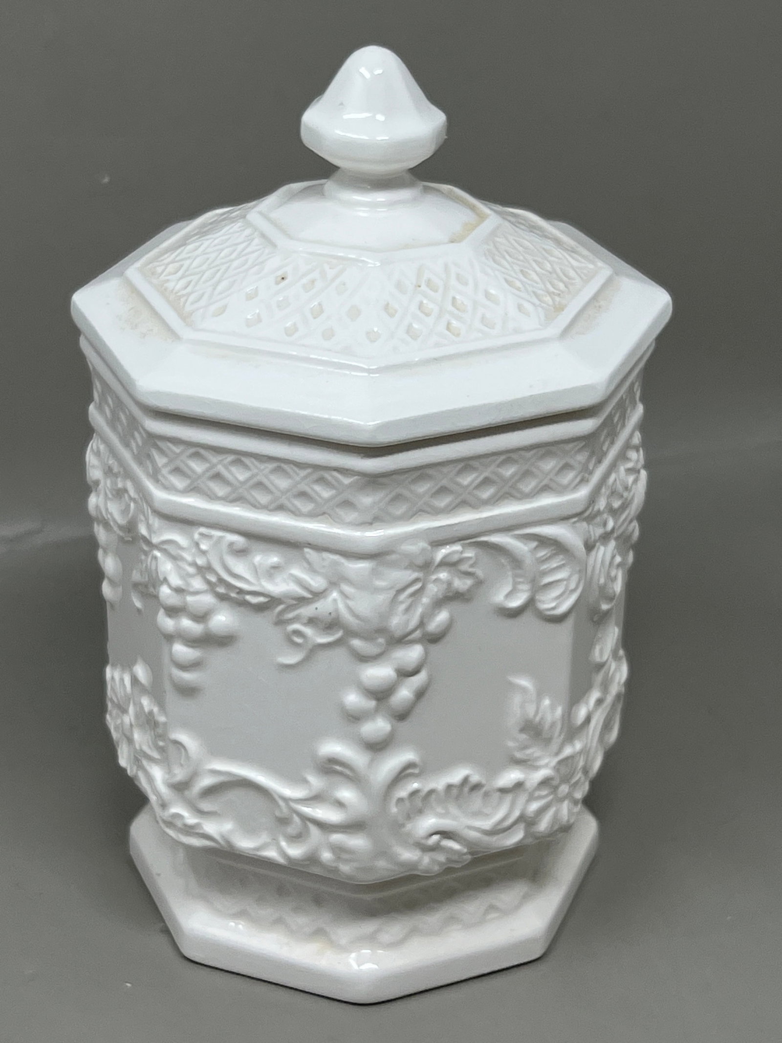 Midcentury Ceramic Mottehedeh-style Tobacco Box Stash Jar w Lid (1 of 10)