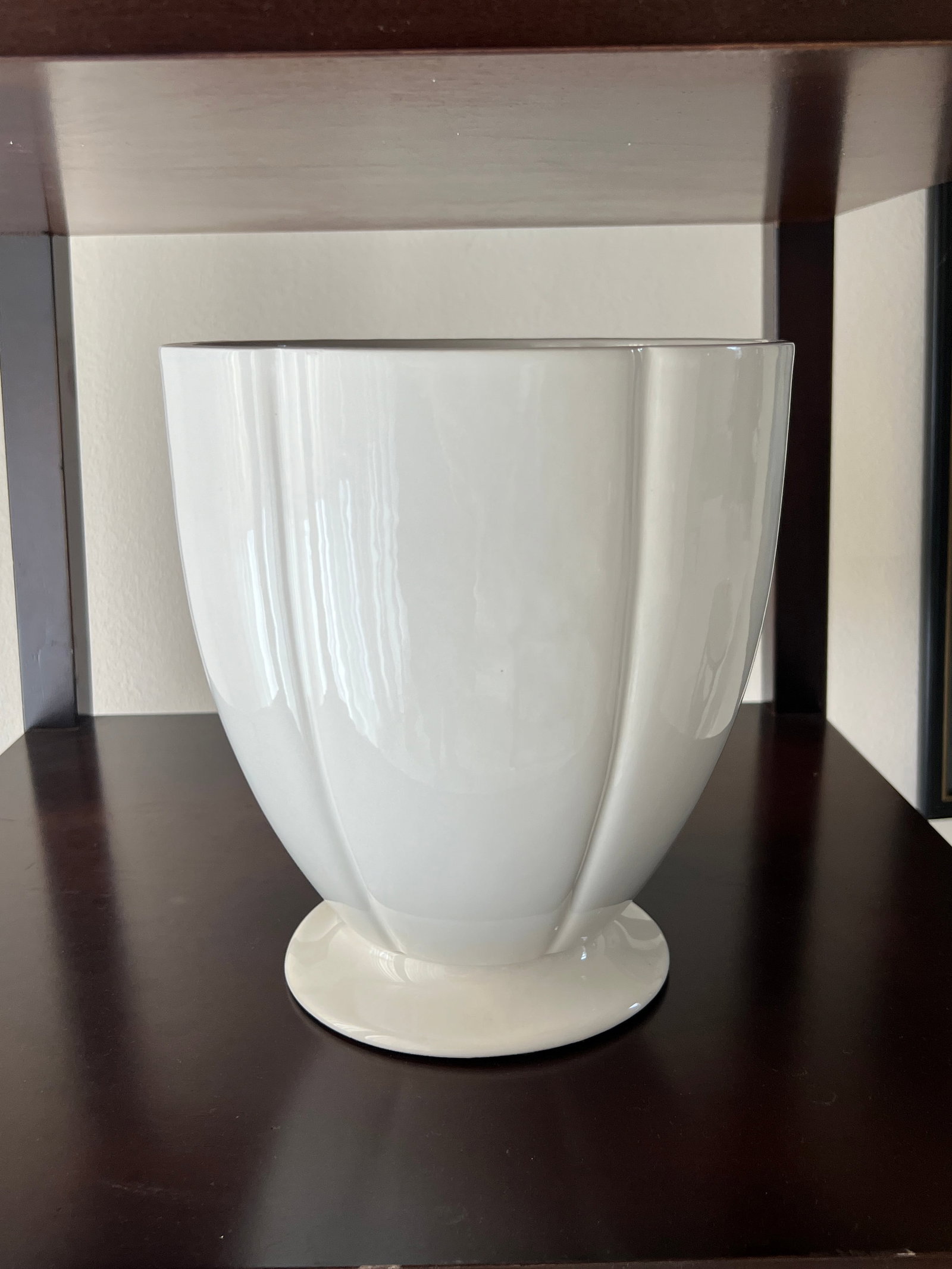 Baker Furniture Italian Pottery Planter: has original sticker