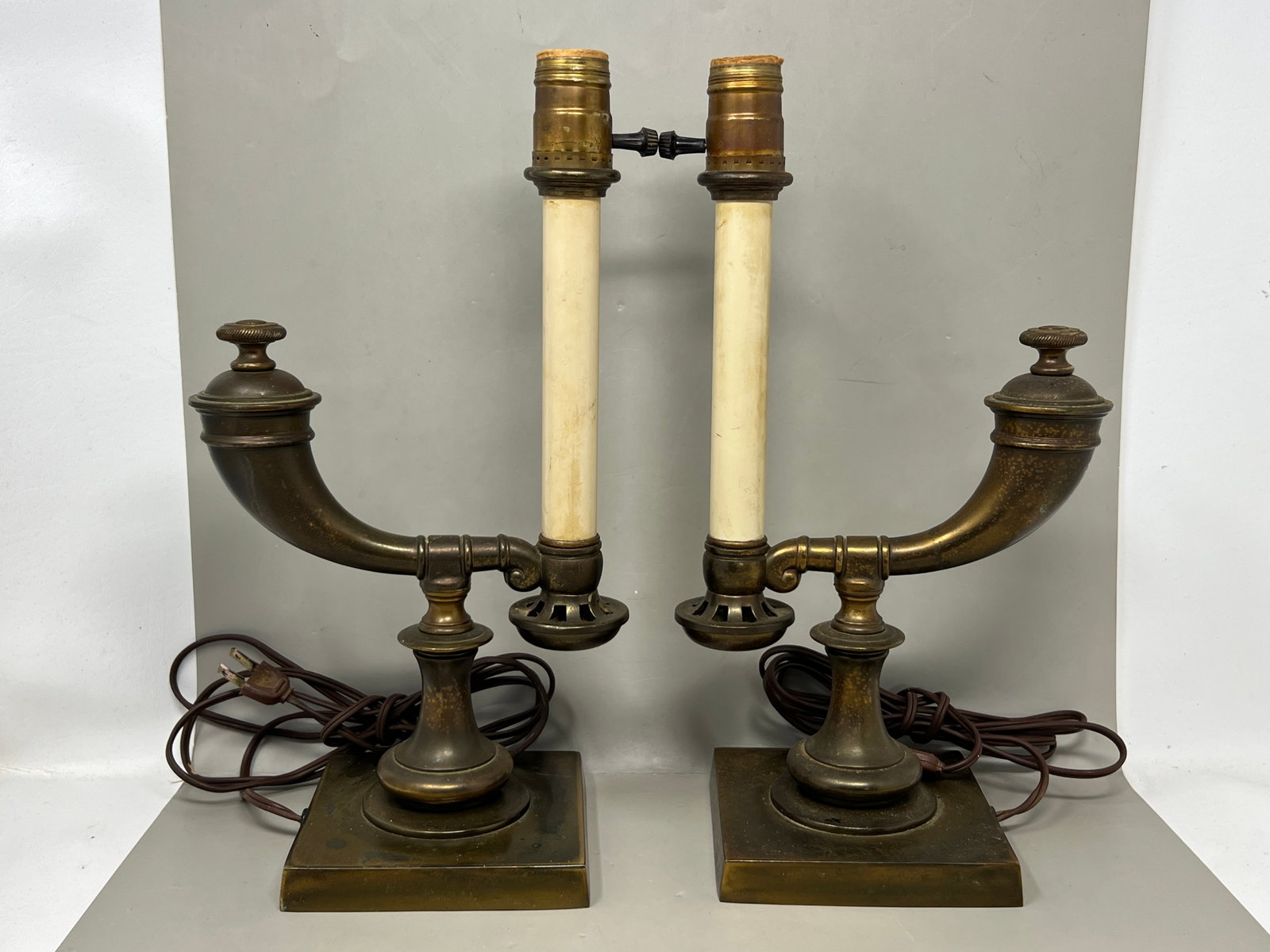 Pair of Mid Century Brass Stiffel Bouillotte Table Lamps (1 of 15)