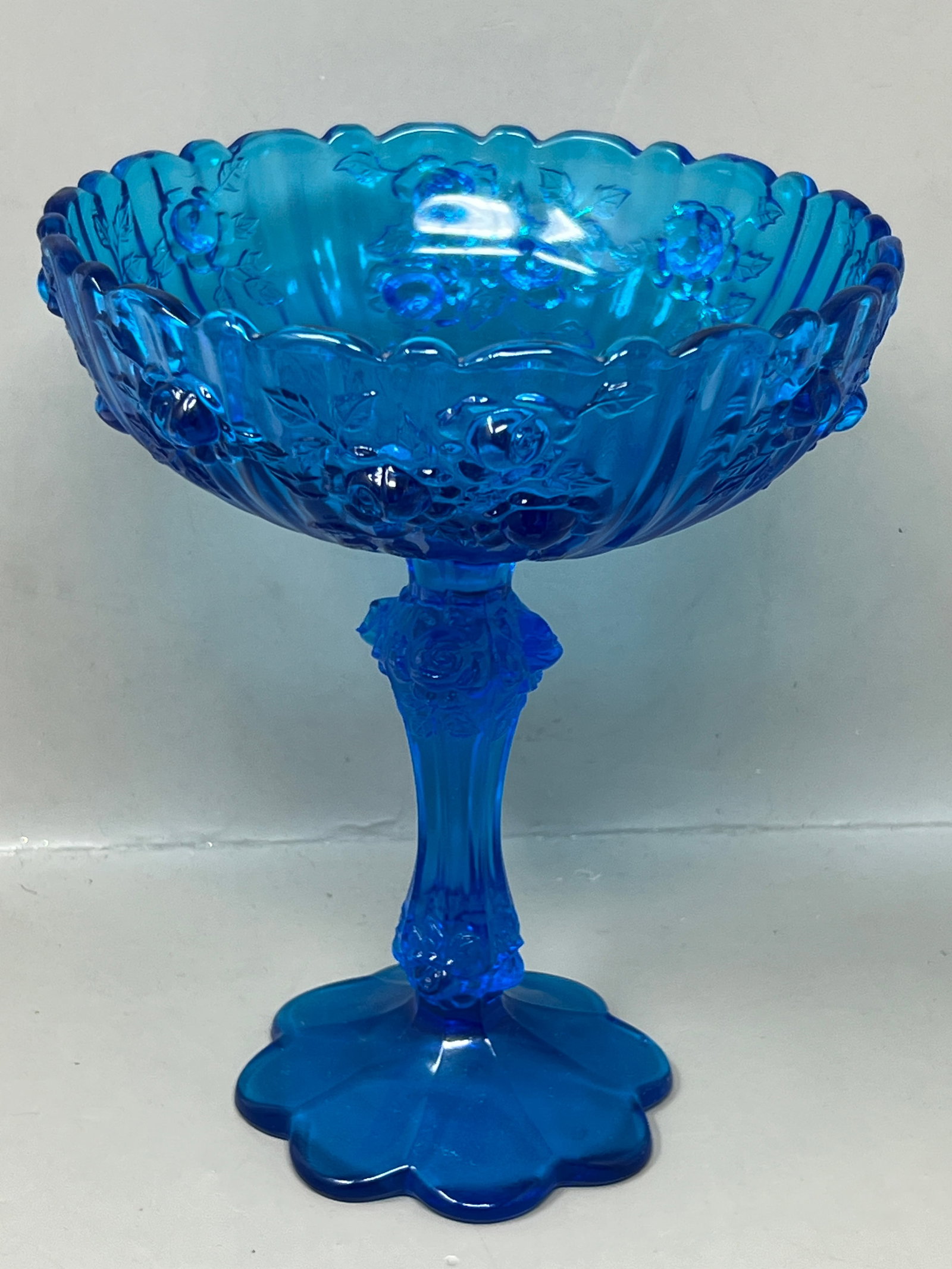 Vintage Fenton Cabbage Rose Colonial Blue Glass Pedestal Dish (1 of 8)