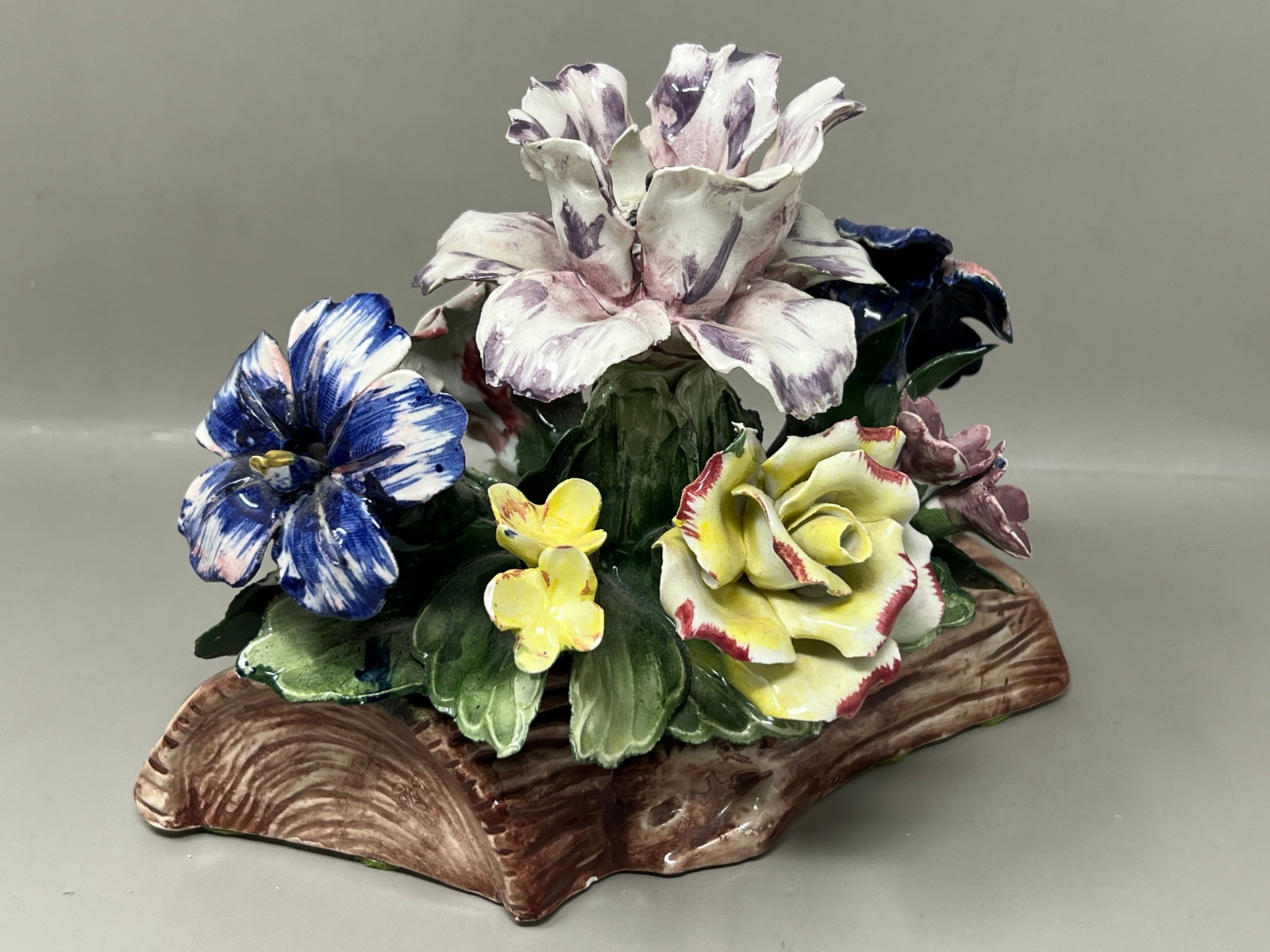Vintage Capodimonte Italian Porcelain Floral Figurine (1 of 10)
