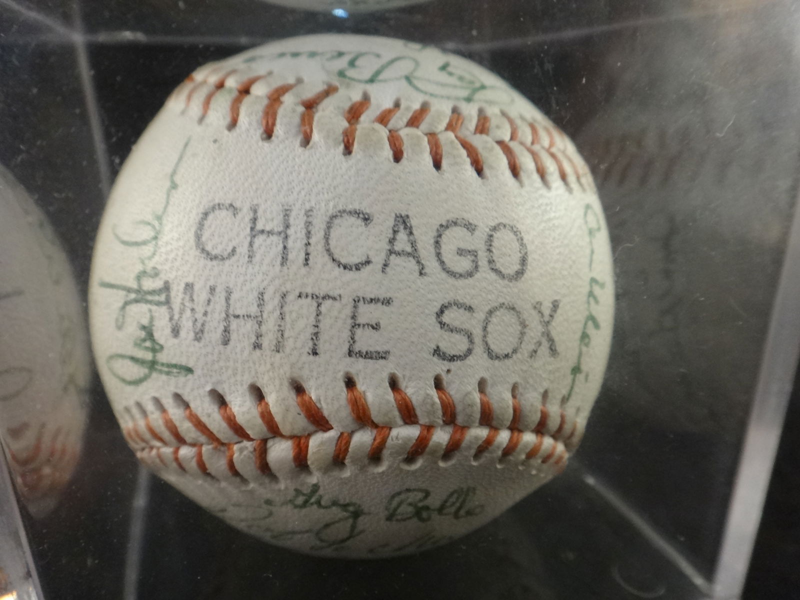 1965 Chicago White Sox Team Signed Autographed Baseball. 26 Signatures. (1 of 10)