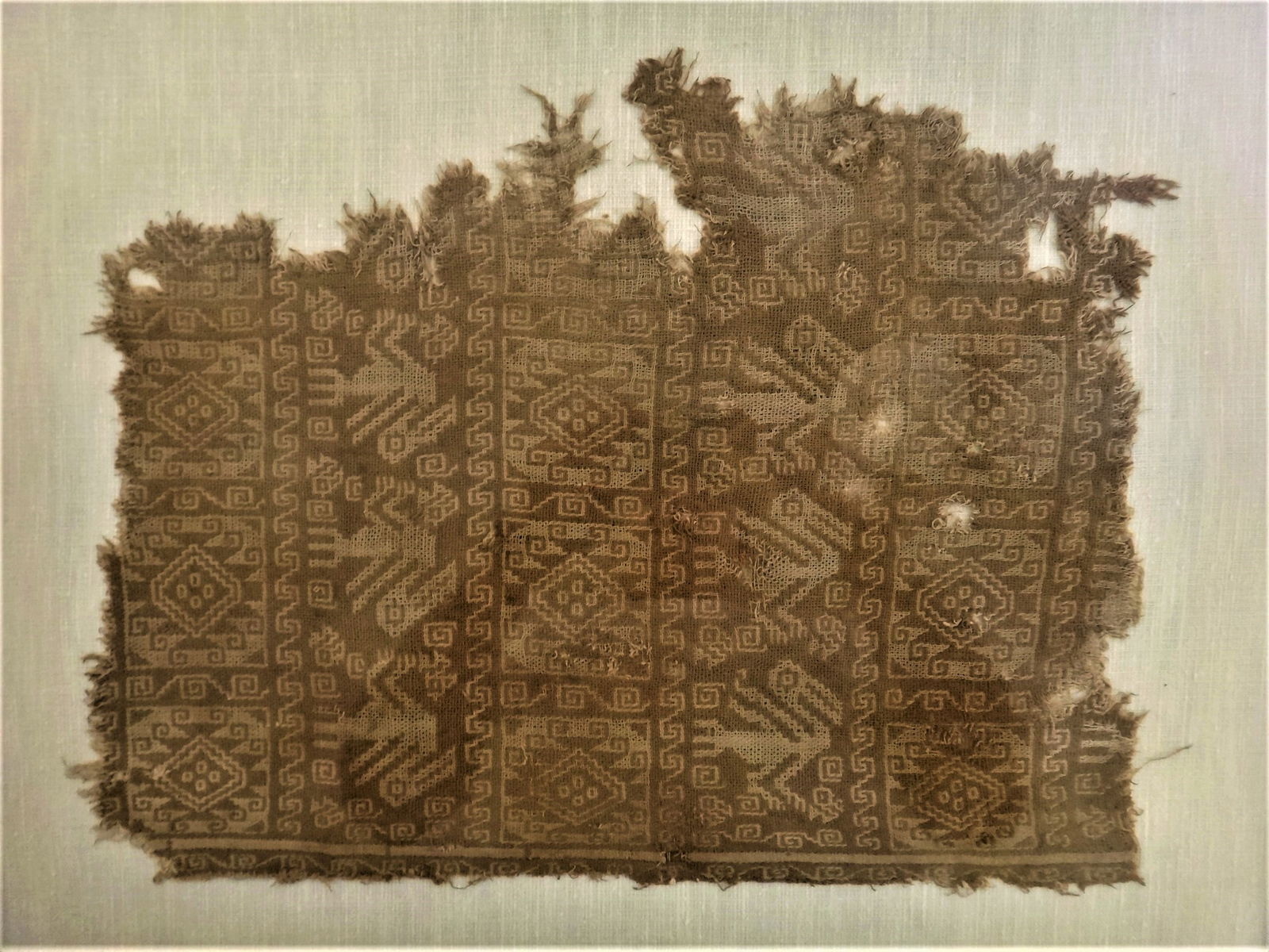 Lg. Ancient Peruvian Chimu Textile Fragment of 2 birds & Geometric Designs (1 of 5)