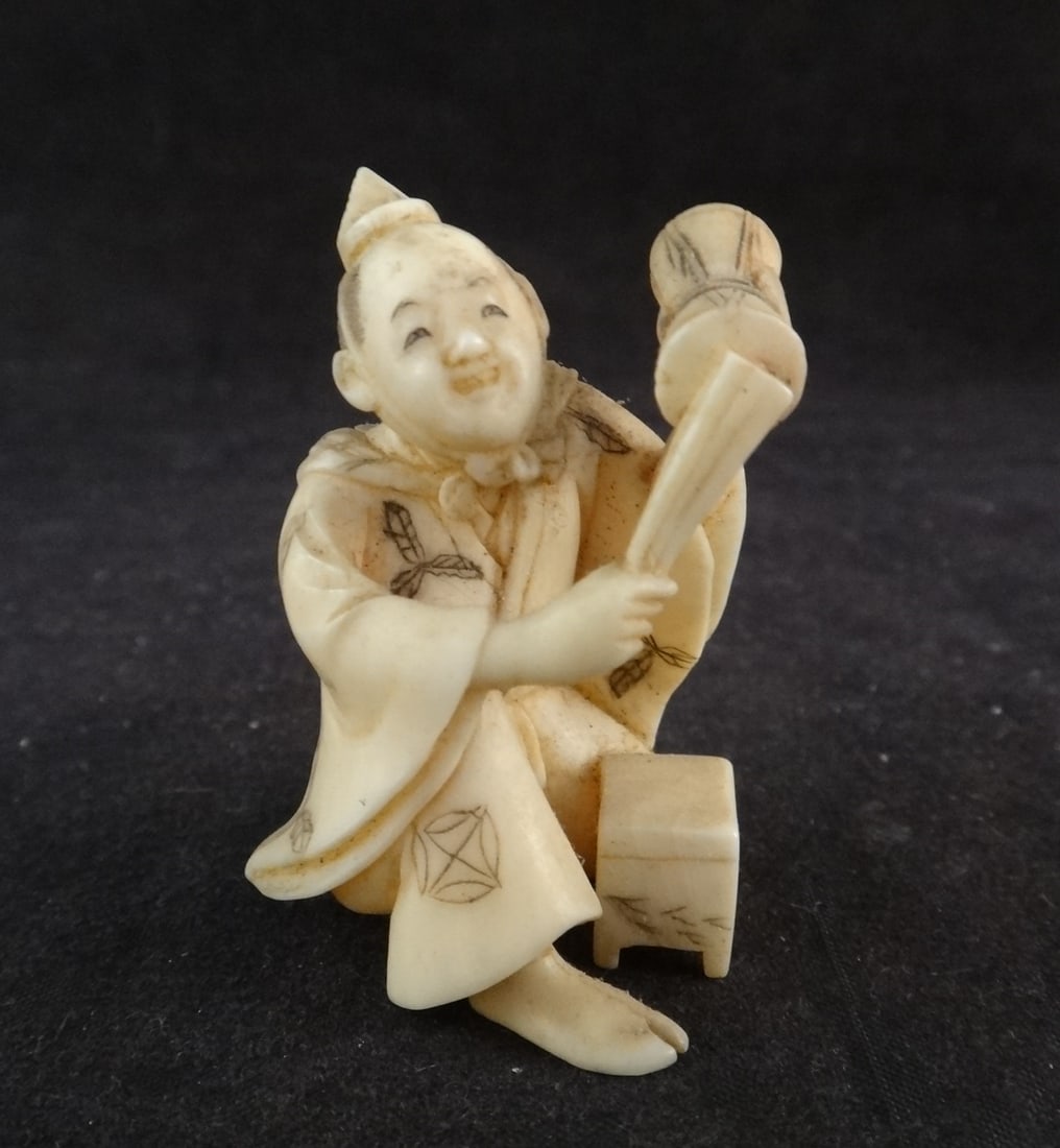 Antique Japanese Carved Netsuke Tsuzumi Drum Player (1 of 6)