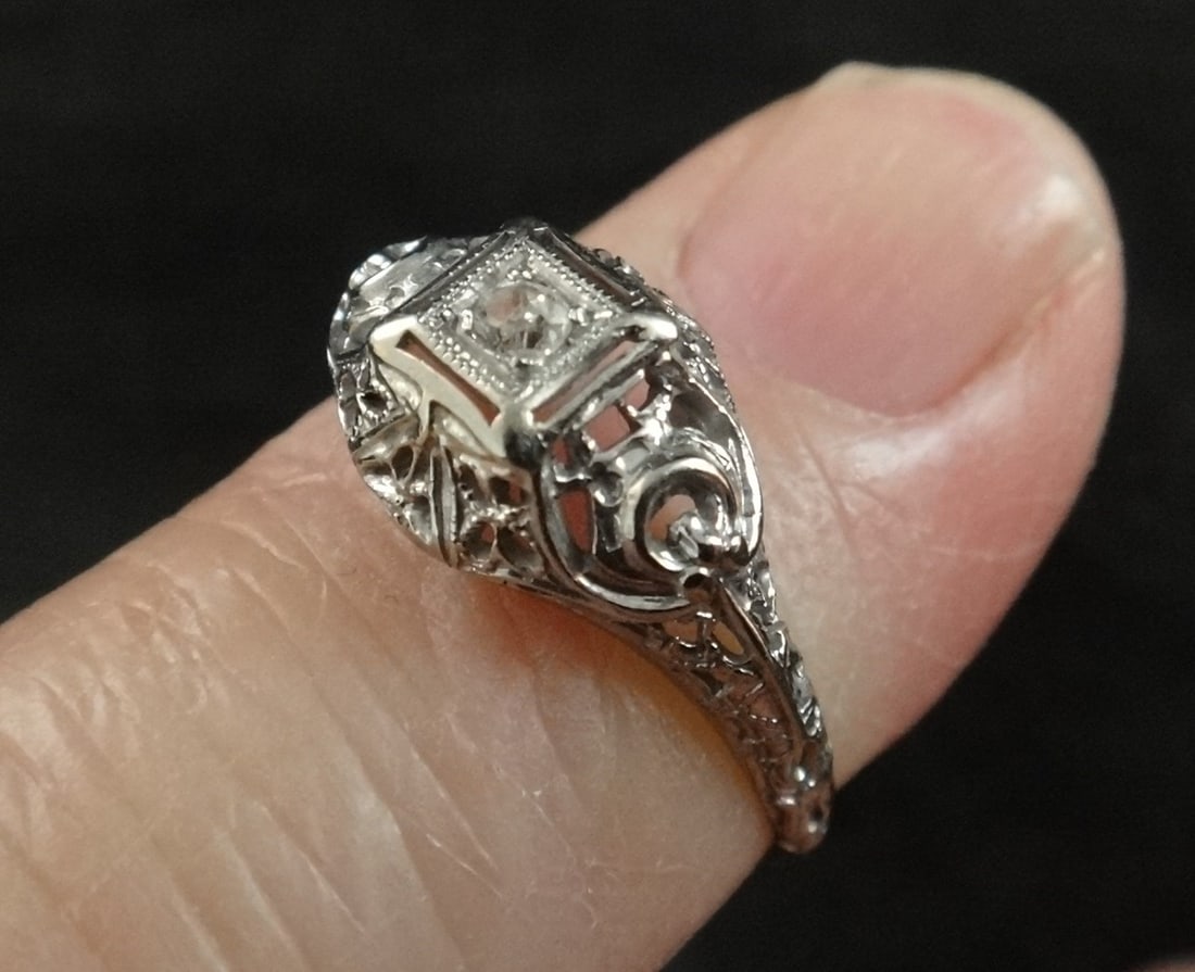 1920’s/30’s Art Deco 14k White Gold Ring w/Mine Cut Diamond. Size 6 (1 of 7)