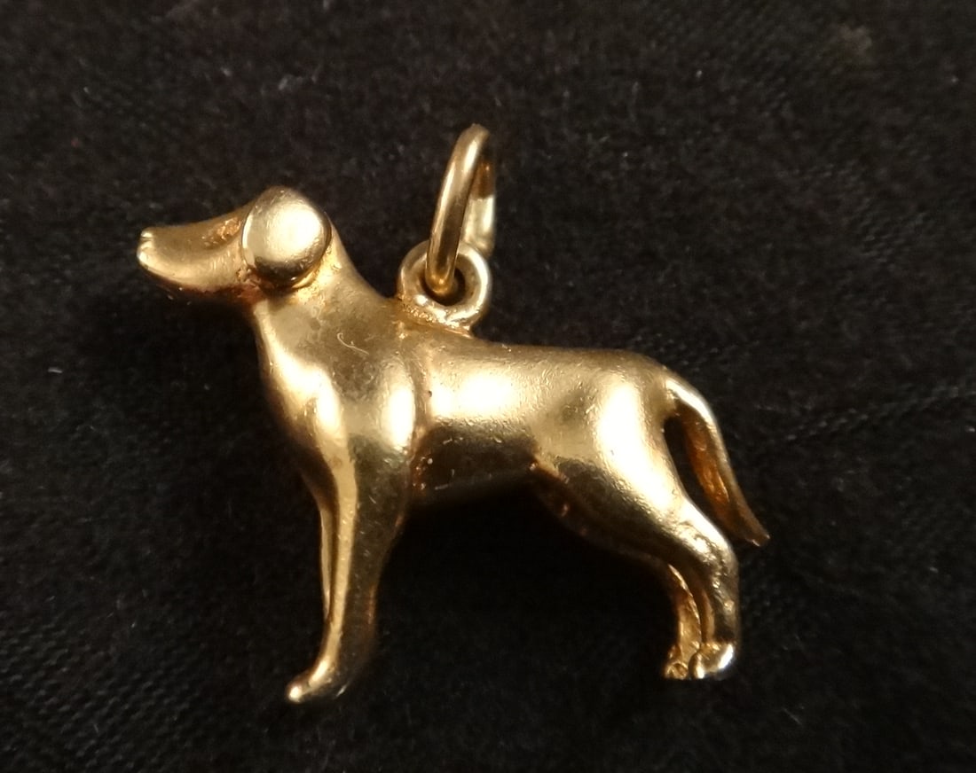Vintage 14k Yellow Gold Dog Pendant: Vintage 14k Yellow Gold Dog Pendant.20.6mm wide, 14mm tall. Marked 14k. 3.8 grams.