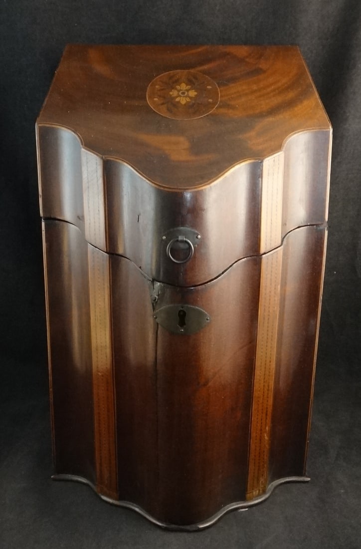 18th c. Mahogany Letter Box with Barberpole micro-line inlays. (1 of 12)