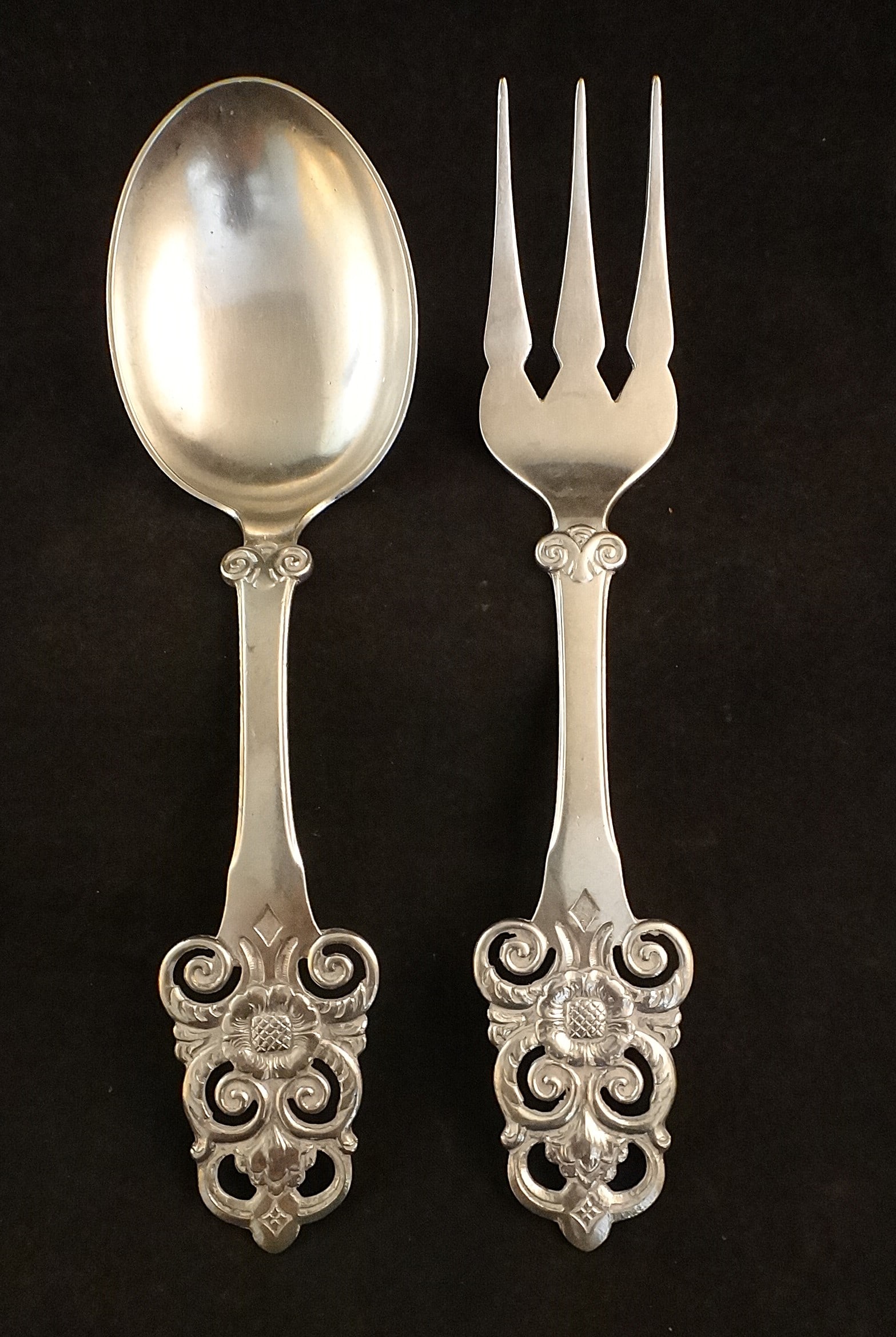 Pair of Norway 830 Silver Mylius Brodrene Spoon & Fork Set.: Pair of Norway 830 Silver Mylius Brodrene Spoon & Fork Set. Early to mid-20th cent. Each 7 ½” long. Each hallmarked. 130 gr total weight.