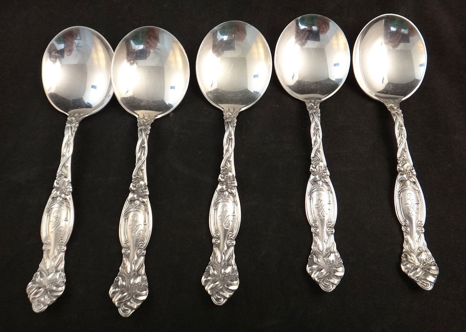 5 Antique Simpson, Hall & Miller Sterling Silver Soup Spoons Frontenac Pattern (1 of 7)