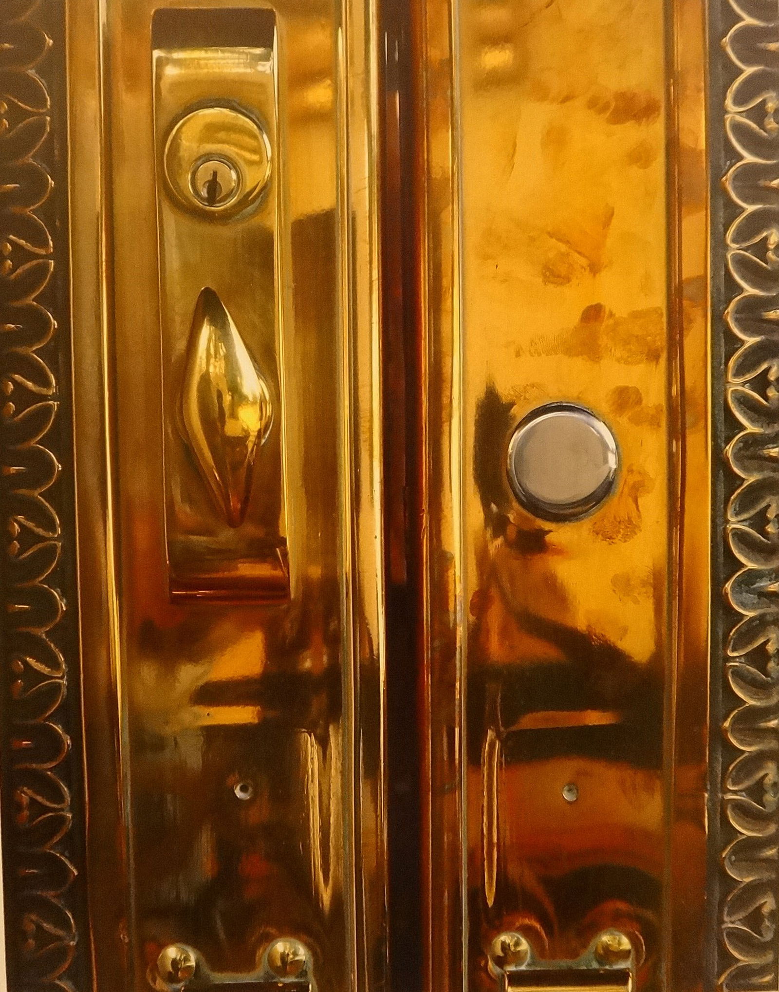 Lg. Vintage Ron F.R. Horner Photograph of Close up of a Metal Box.: Large Vintage Ron F.R. Horner Original photograph of Close up of a Metal Box. Photo size is 14” x 11”. Matte is 20” x 16”. Signed on the matte, RFRH. Carmel, CA. area photograp