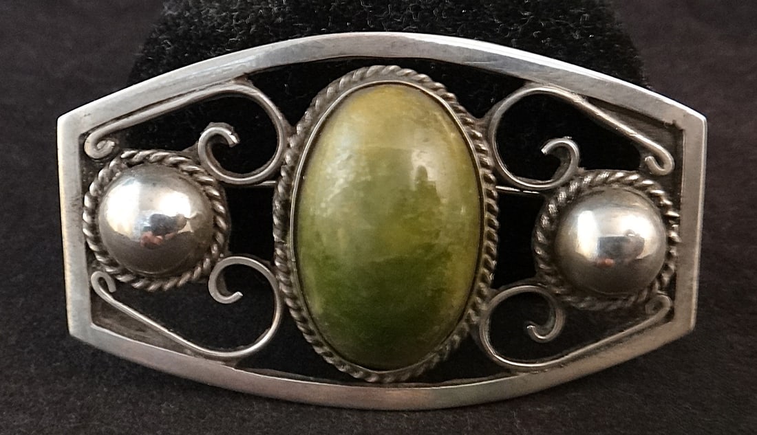 Mid-cent. Mexican Sterling Silver & Stone Center Pin. (1 of 4)