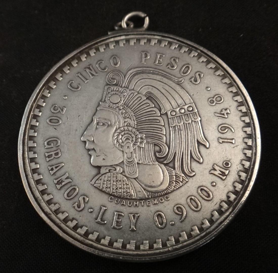 1948 Mexican 5 Peso 90% Silver Coin with Sterlign Silver Bezel.: 1948 Mexican 5 Peso 90% Silver Coin with Sterlign Silver Bezel. 49.3 grams