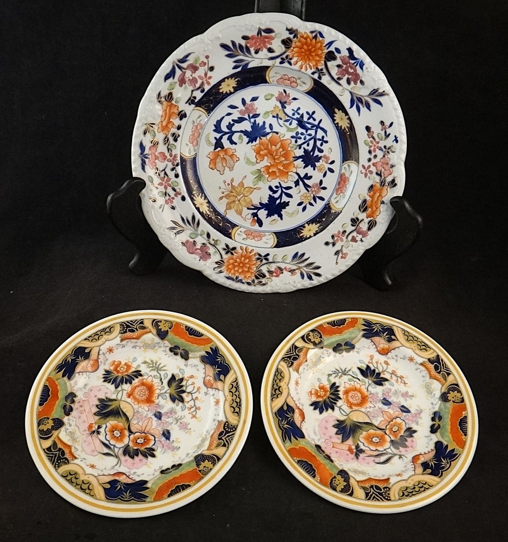 3 Antique English Ironstone Imari Pattern Plates. (1 of 9)