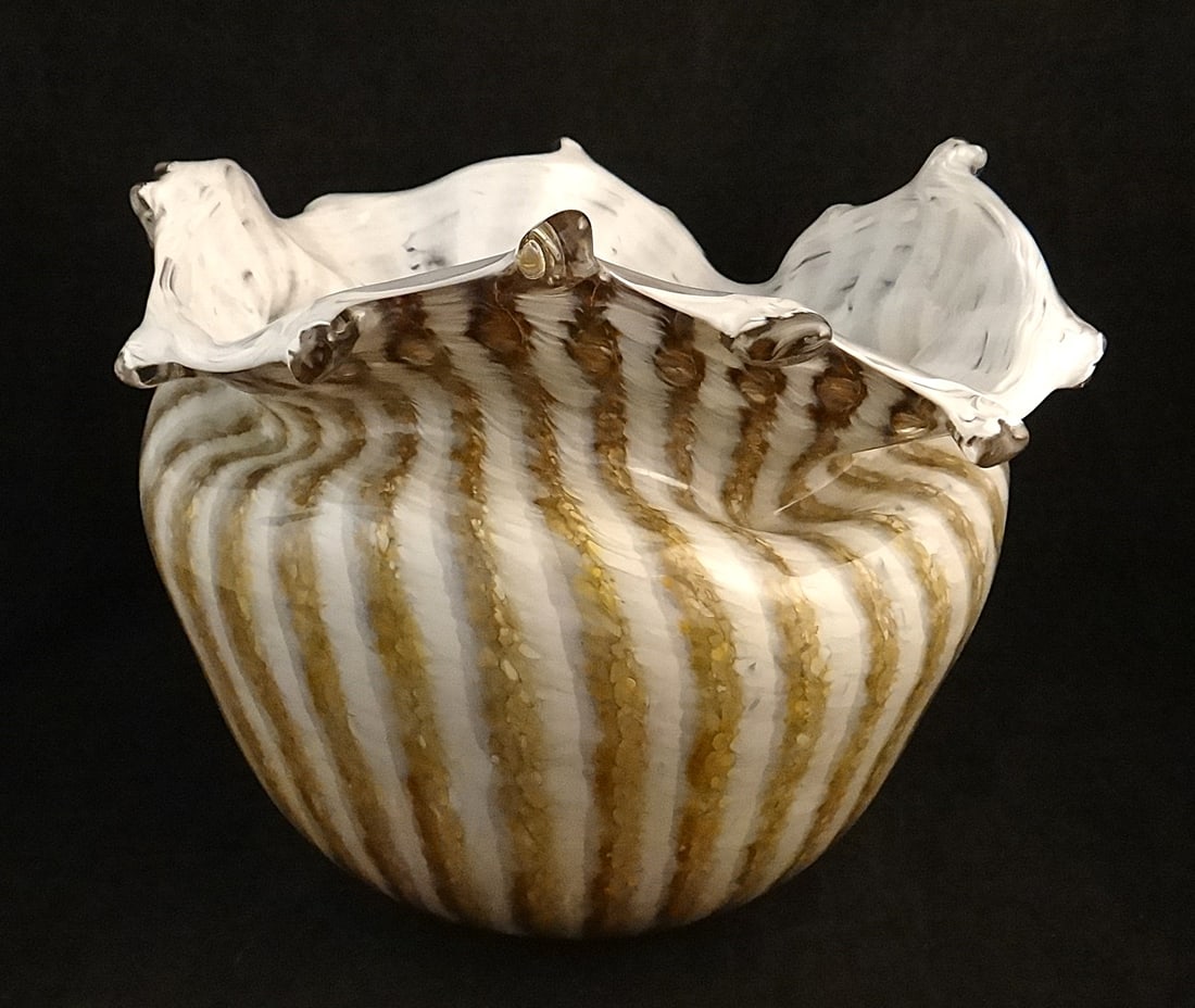 Lg. Vintage Murano Glass Shell Shaped Bowl w/Stripped Design (1 of 5)