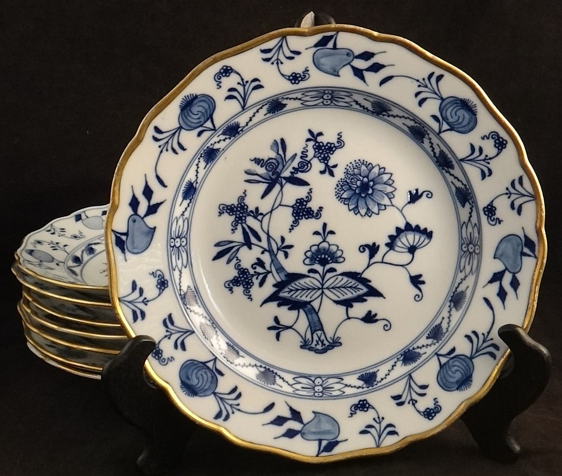 8 Antique German Meissen Porcelain Dishes/Shallow Bowls - Blue Onion Pattern. (1 of 15)