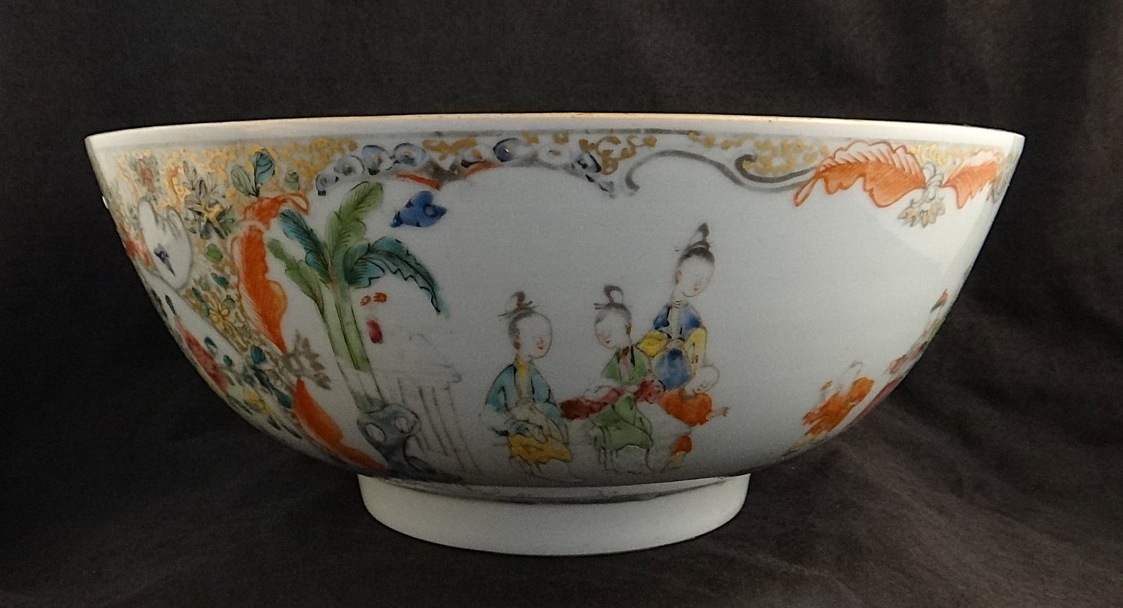 18th c. Chinese Export Porcelain Bowl w/people in various daily activities. (1 of 10)