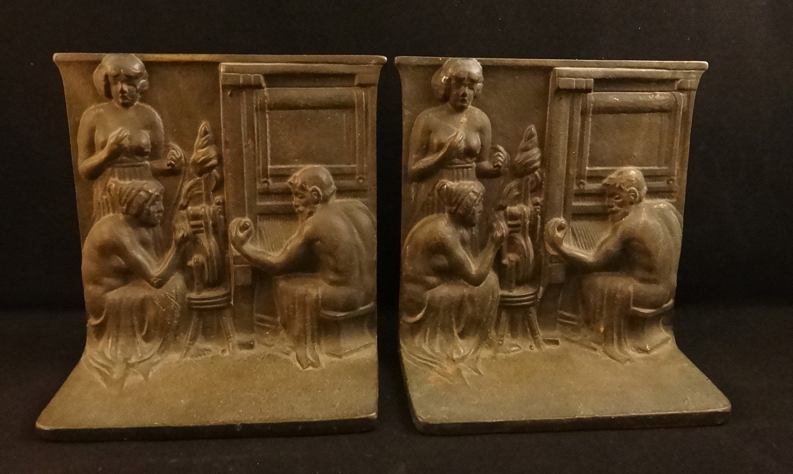 Pair of Antique Cast Iron Bookends (1 of 5)