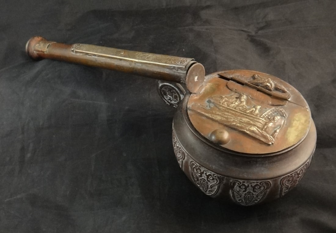Lg Antique Japanese Copper & Bronze Artist Brush Holder/Ink Pot (yatate). (1 of 10)