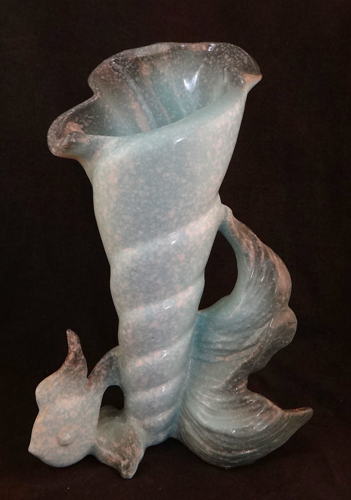 1940s, 1950s Hull Pottery Ebb Tide Shell & Fish Vase (1 of 8)