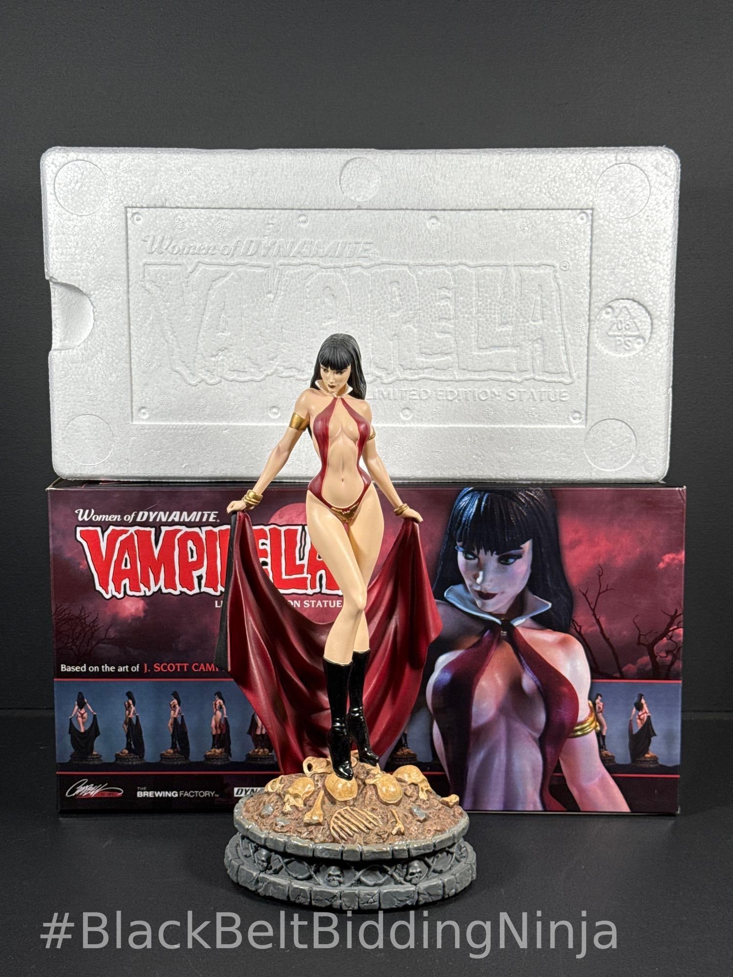 Vampirella Statue (1 of 13)