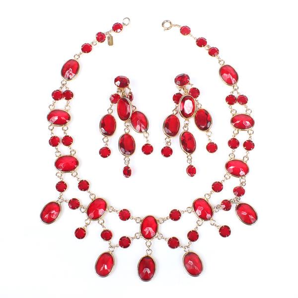 Schiaparelli gold tone statement web collar necklace (1 of 5)