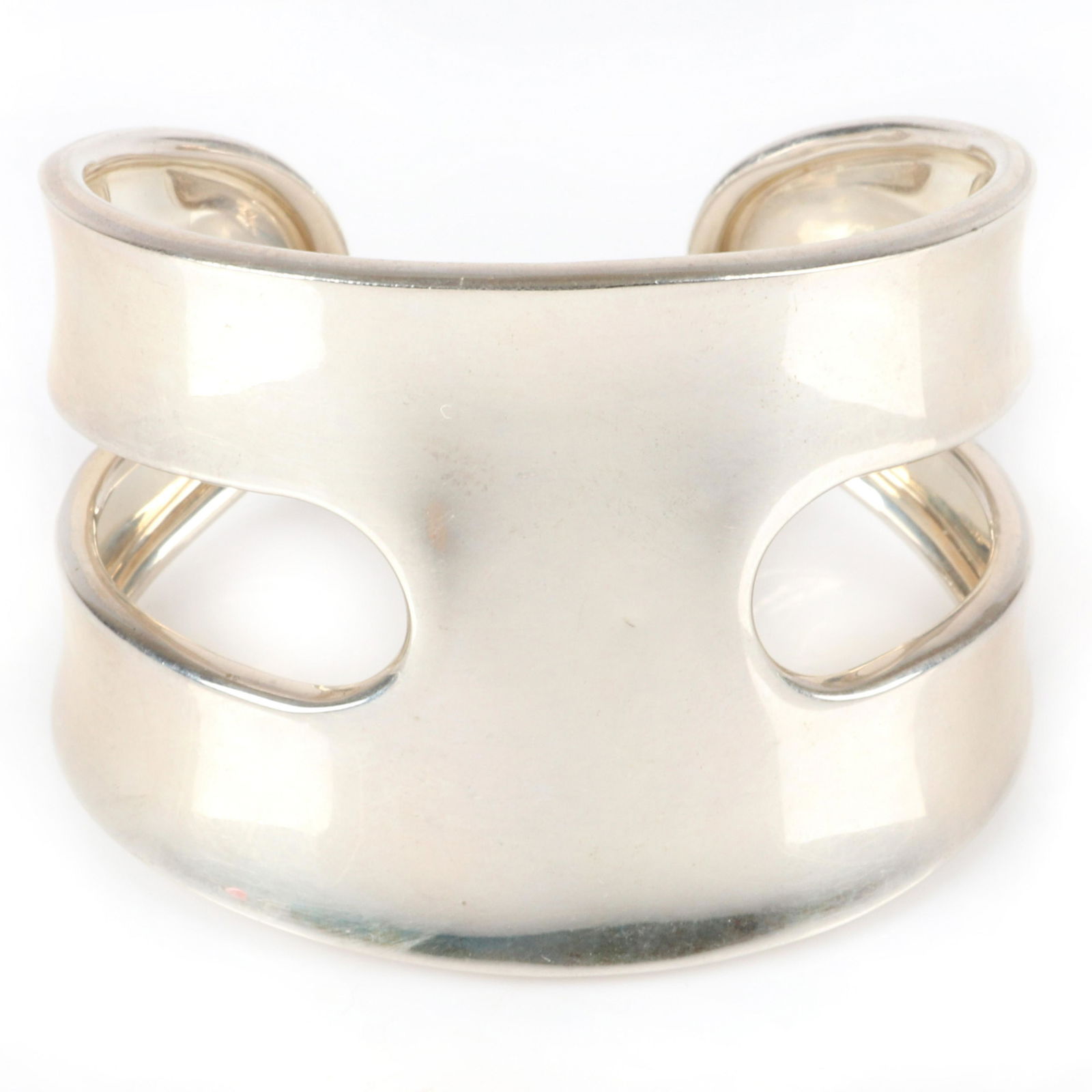 Robert Lee Morris RLM designer 2"W sterling silver "Cut: Robert Lee Morris RLM designer 2"W sterling silver "Cut Out" cuff bracelet, new old stock with original tags, marked RLM Sterling. Robert Lee Morris (born 1947) is an American jewelry designer and scu