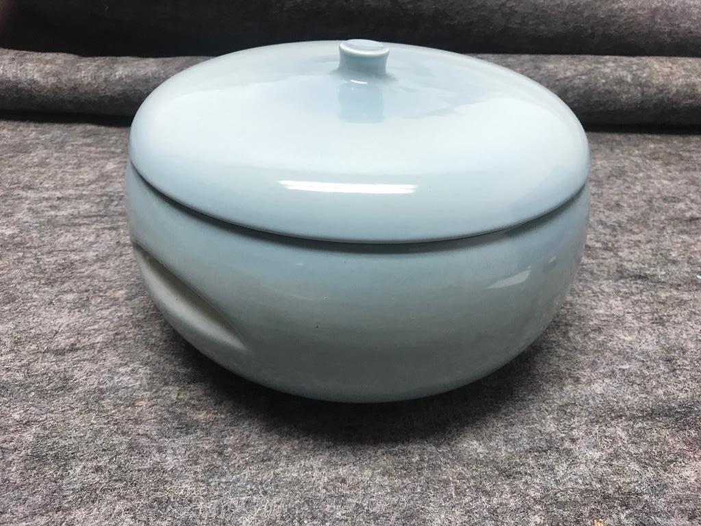 Russel Wright Iroquois Blue Large Covered Tureen. 10: Russel Wright Iroquois Blue Large Covered Tureen. 10 1/2”diam, 5”H