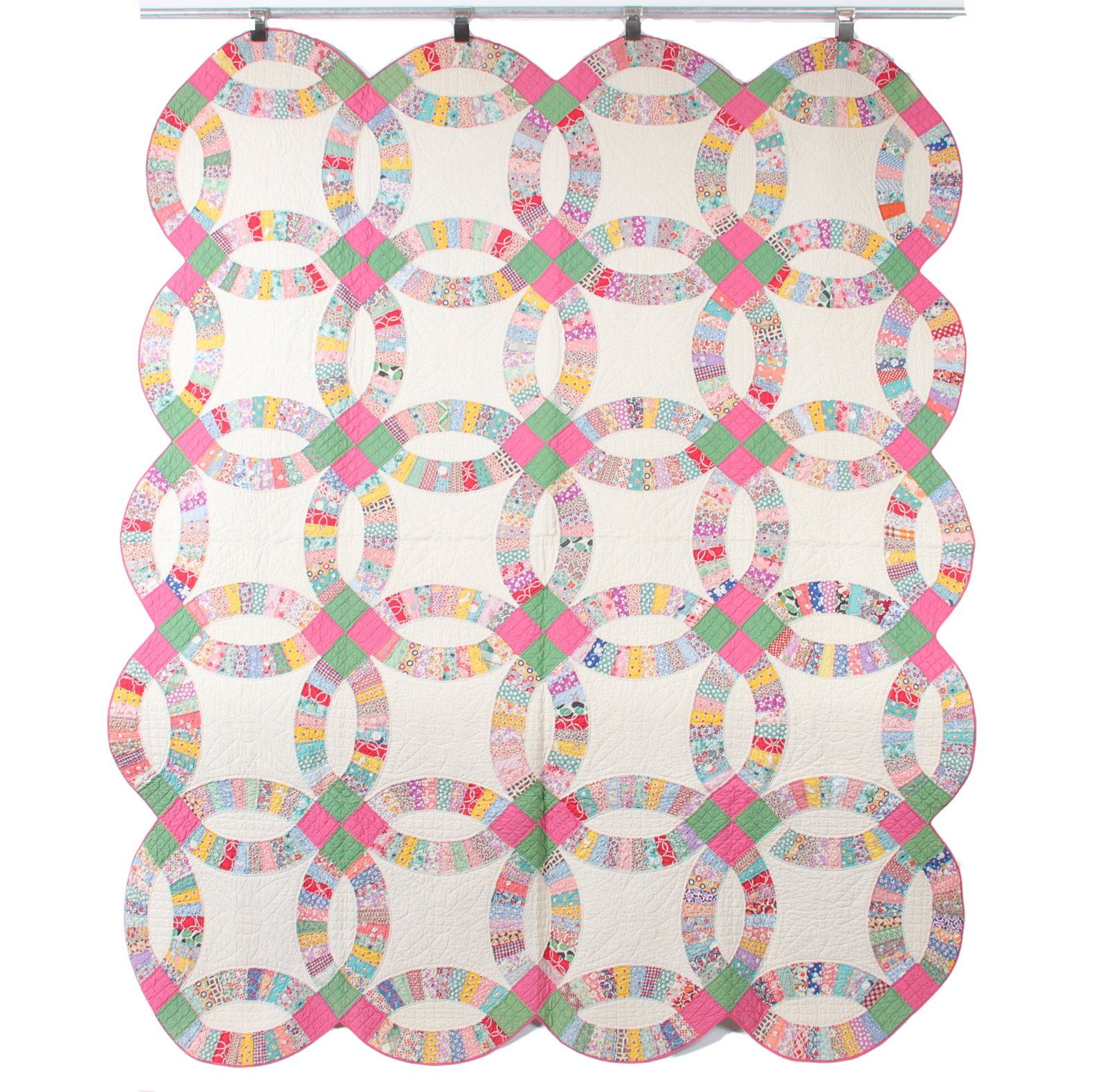 Vintage double wedding ring quilt, hand pieced and quilted with 1930s fabric. 82"H x 68"W (1 of 7)