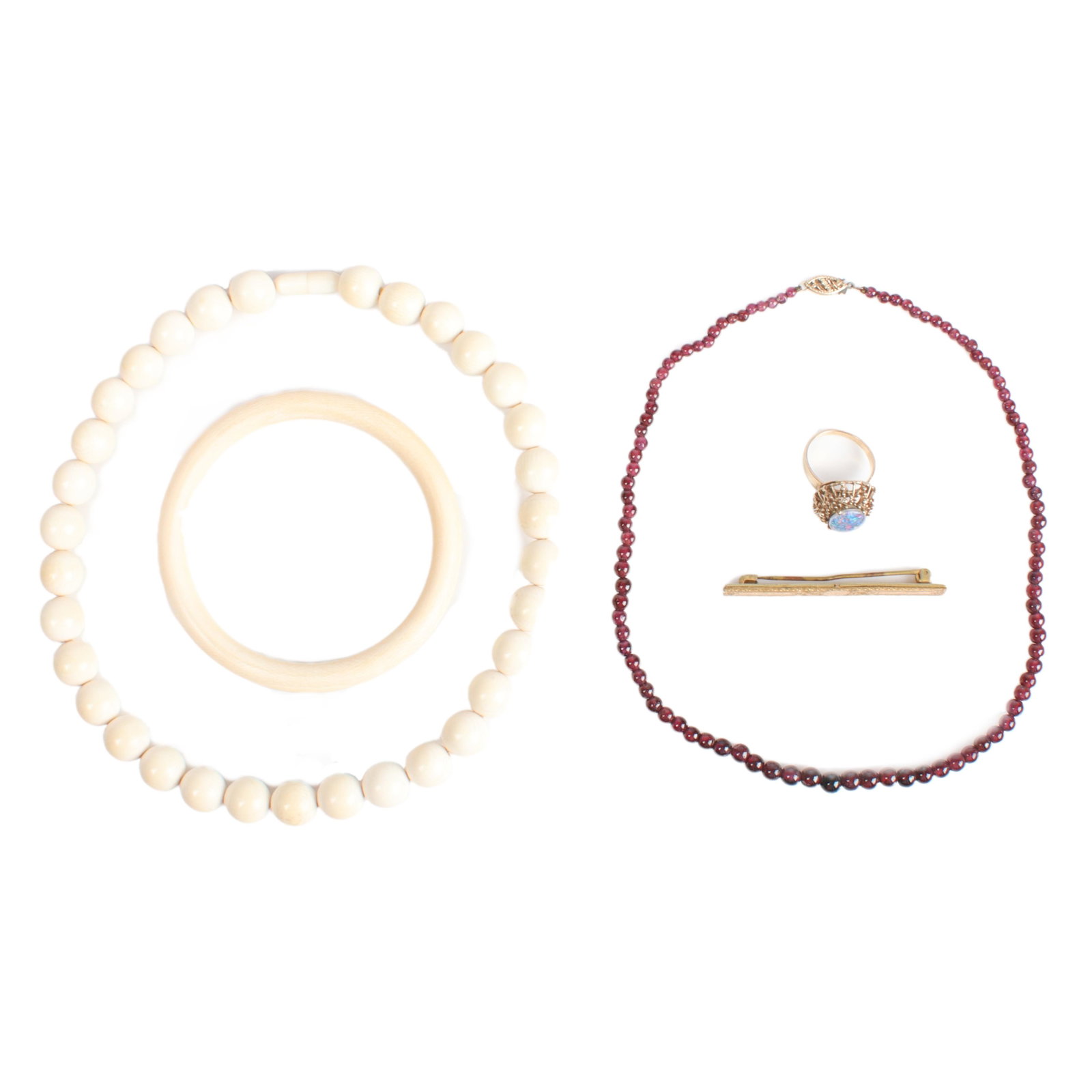 Vintage 5pc estate: Hong Kong bone necklace and bangle, garnet bead necklace, 2 1/2"inner Diam.: Vintage 5pc estate: Hong Kong bone necklace and bangle, garnet bead necklace, Austrailian opal and glass cabochon filigree 9ct gold ring, bar pin. 2 1/2"inner Diam. (bracelet)