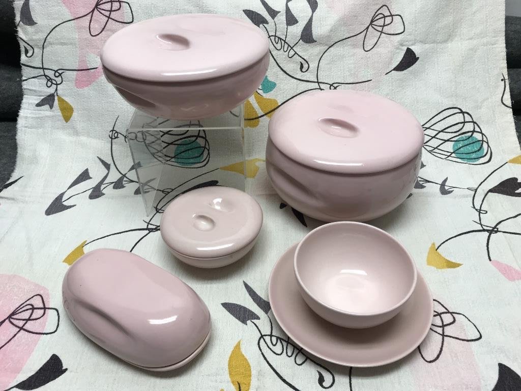 Russel Wright Iroquois Pink Ten Pieces: (1 of 2)