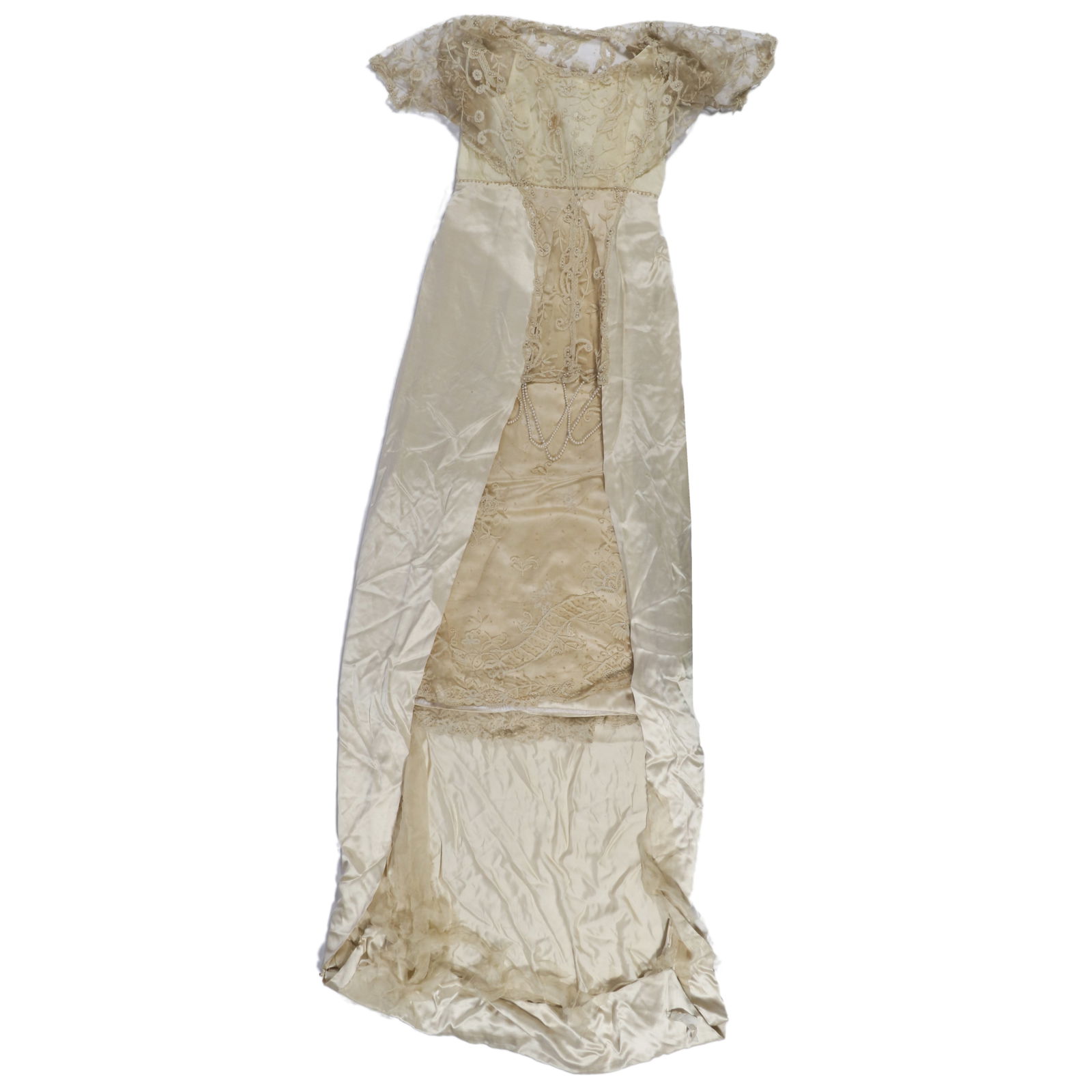 Antique Victorian lace wedding dress with train. (1 of 20)