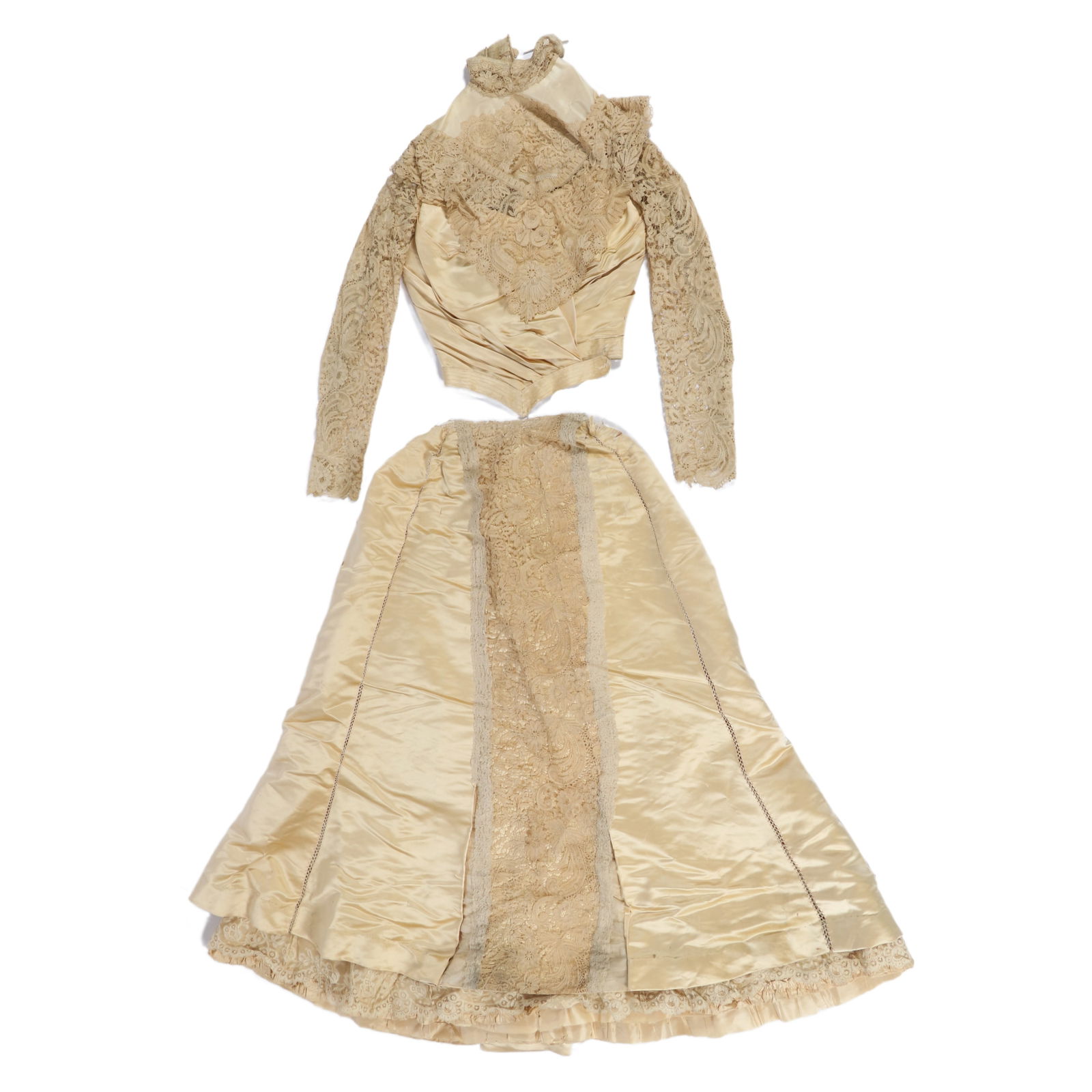 Antique Victorian / Edwardian satin and lace wedding dress. (1 of 20)