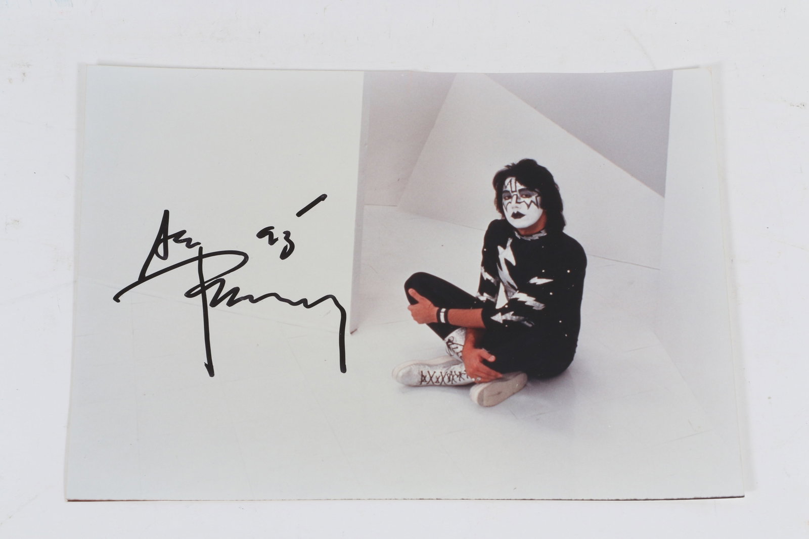 Ace Frehley KISS autographed photo: Ace Frehley KISS autographed photo The photo is 8x10.