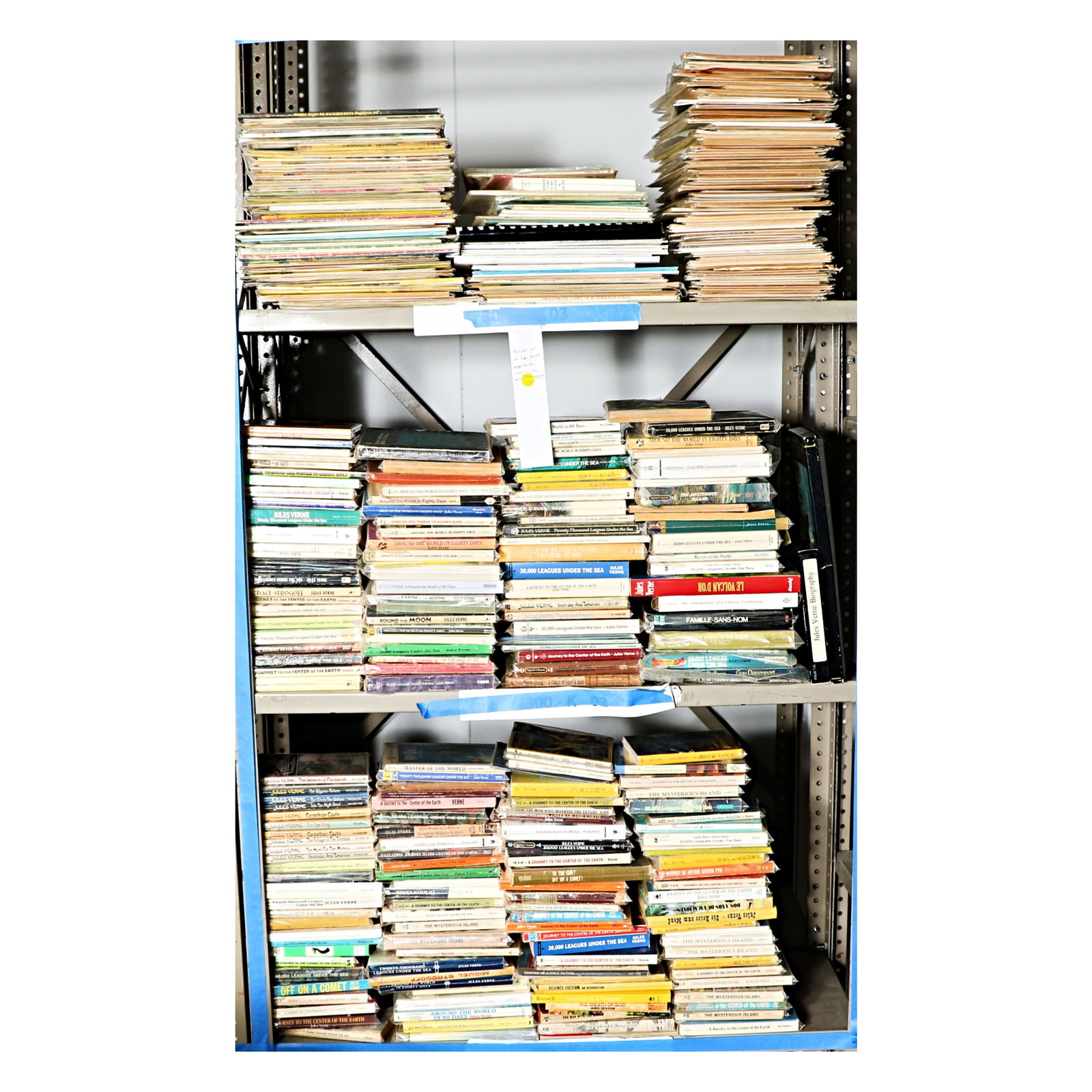 HUGE collection of paperback and comic books by Jules Verne, Japanese, Italian, Greek (1 of 1)