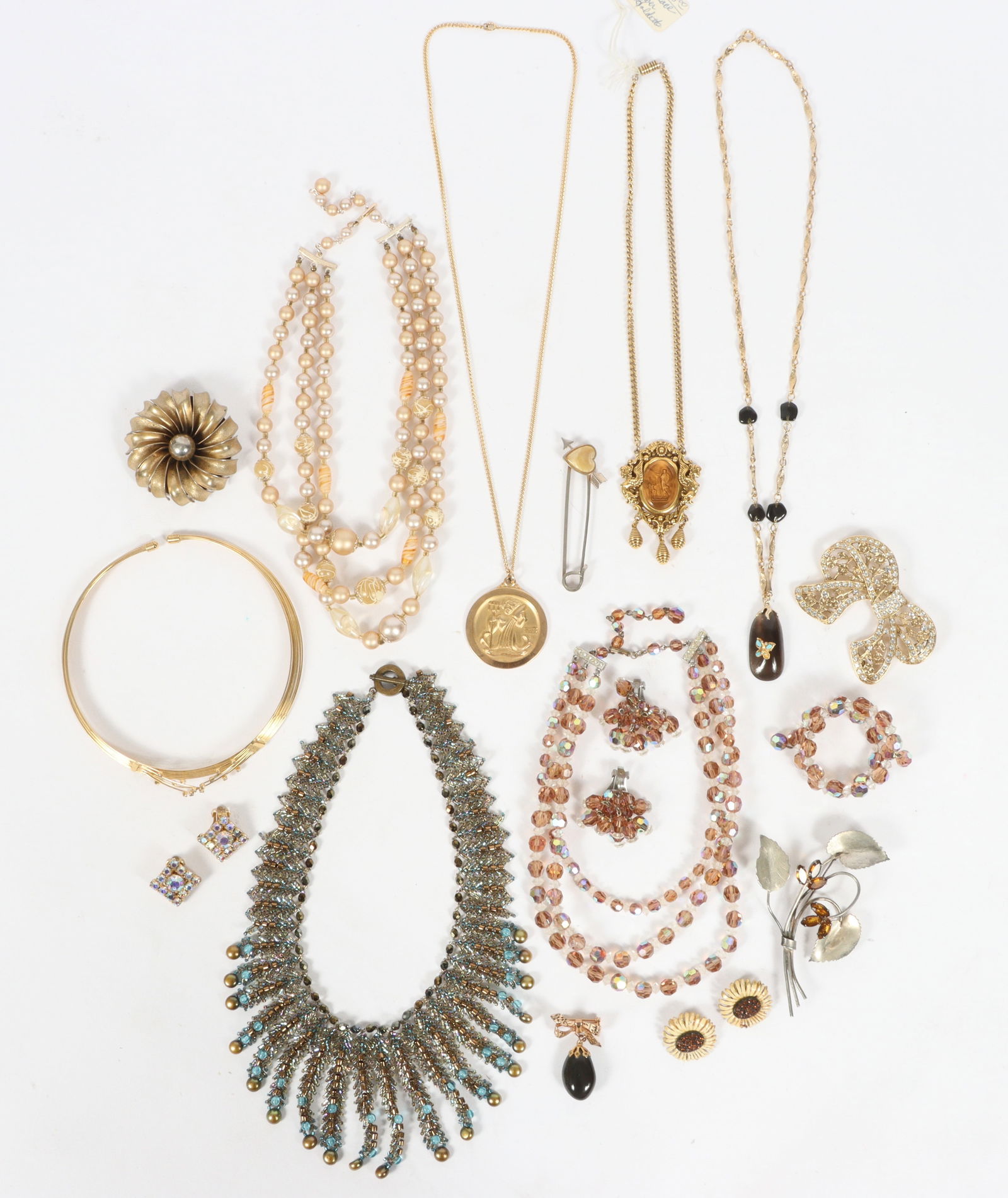 Laguna costume jewelry shop