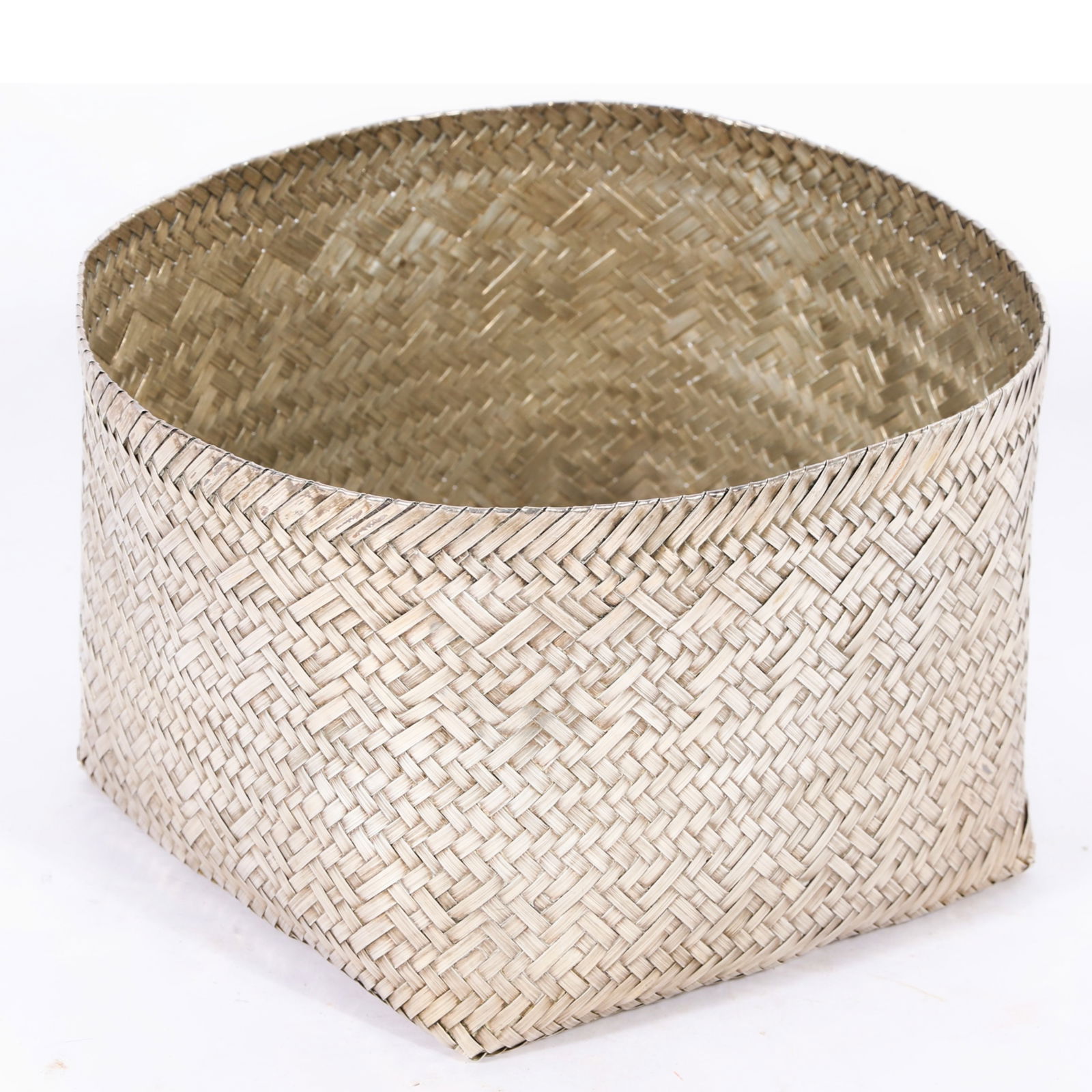 Tane Orfebres Mexican sterling silver large handwoven chiquihuite basket 4 3/4??H x 7 1/2??W (1 of 10)