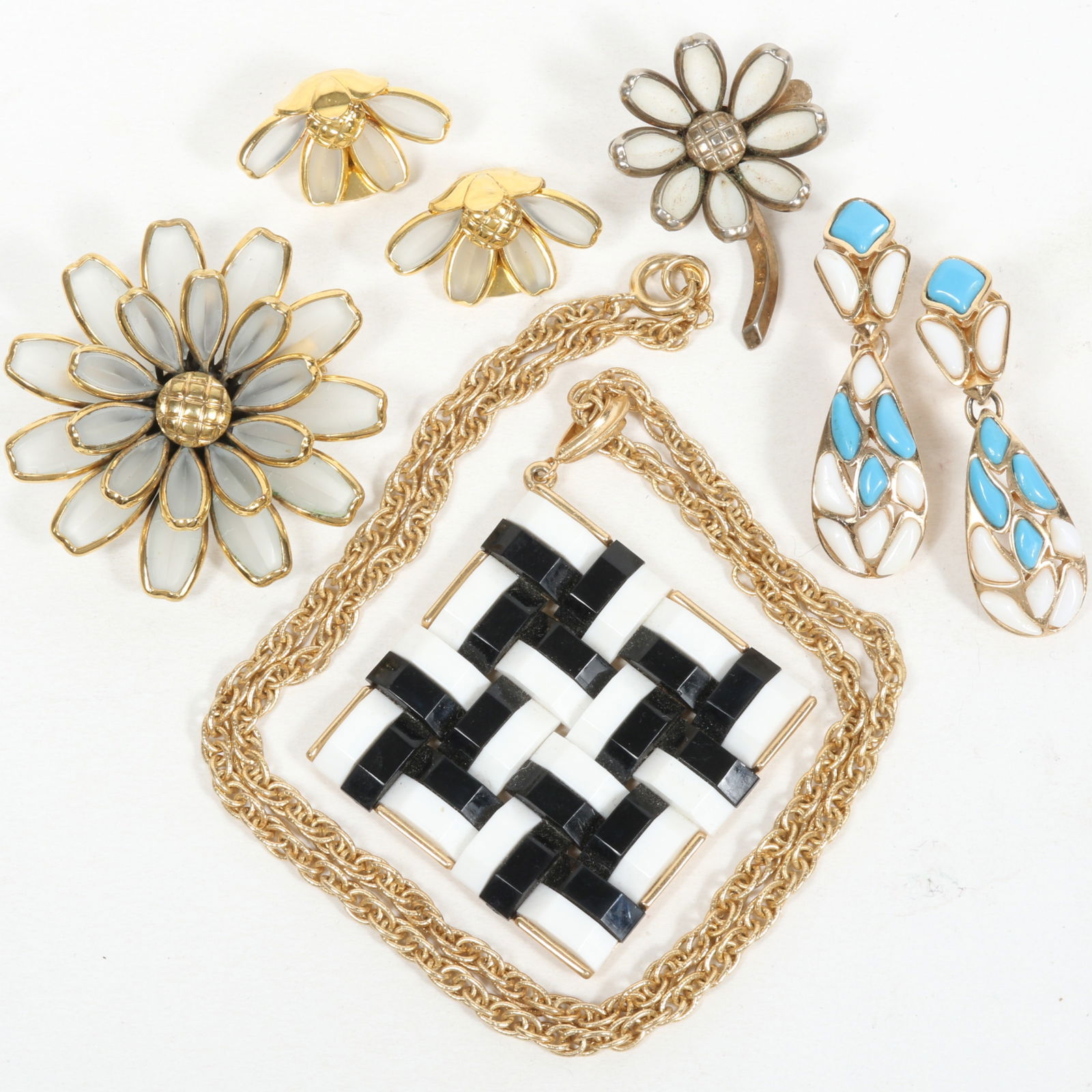 Vintage Crown Trifari 5pc group including; weaved pendant necklace, mosaic dangle earrings, frosted (1 of 11)