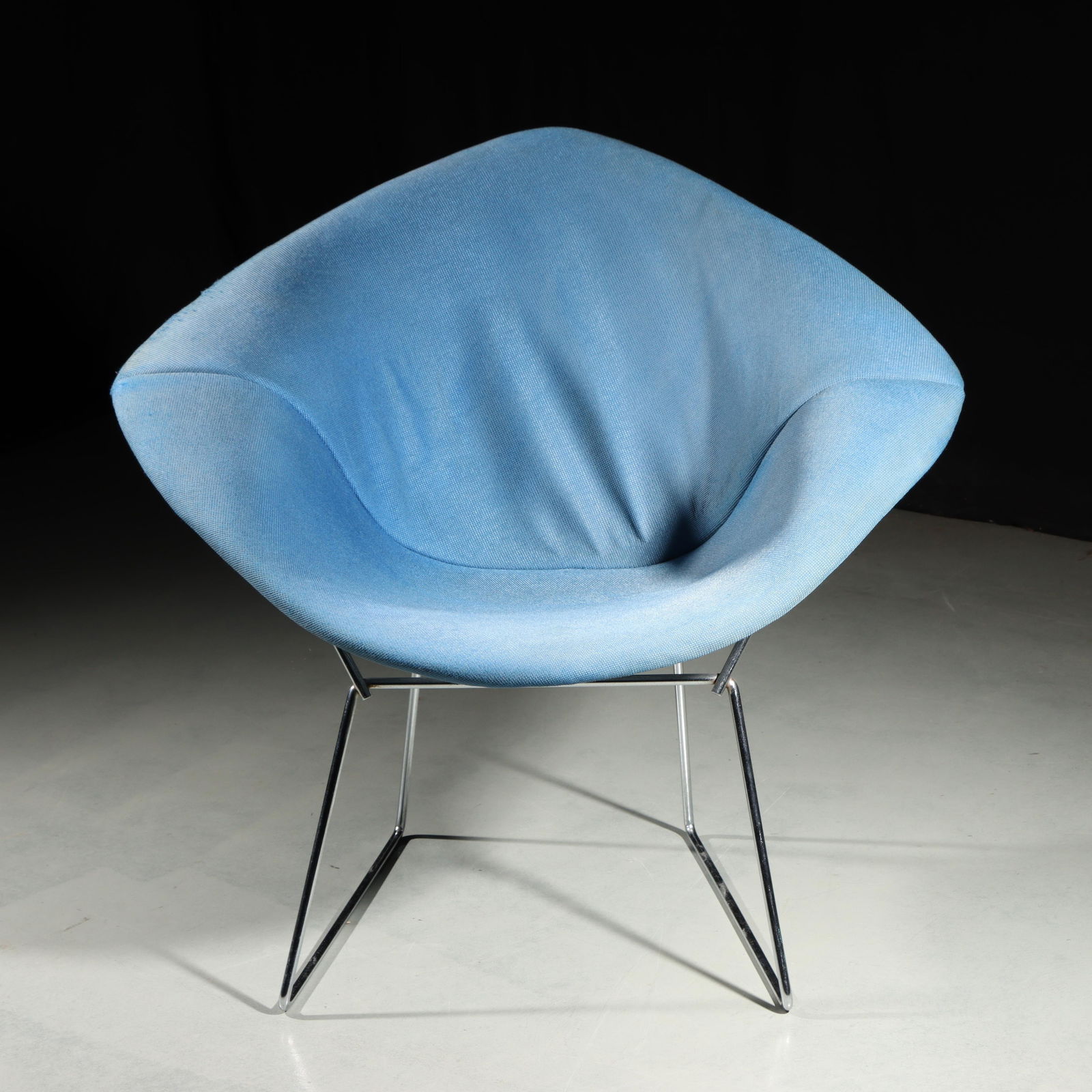 Harry Bertoia Knoll Diamond chair with alternative purple cover, chrome finish wire lounge. (1 of 12)