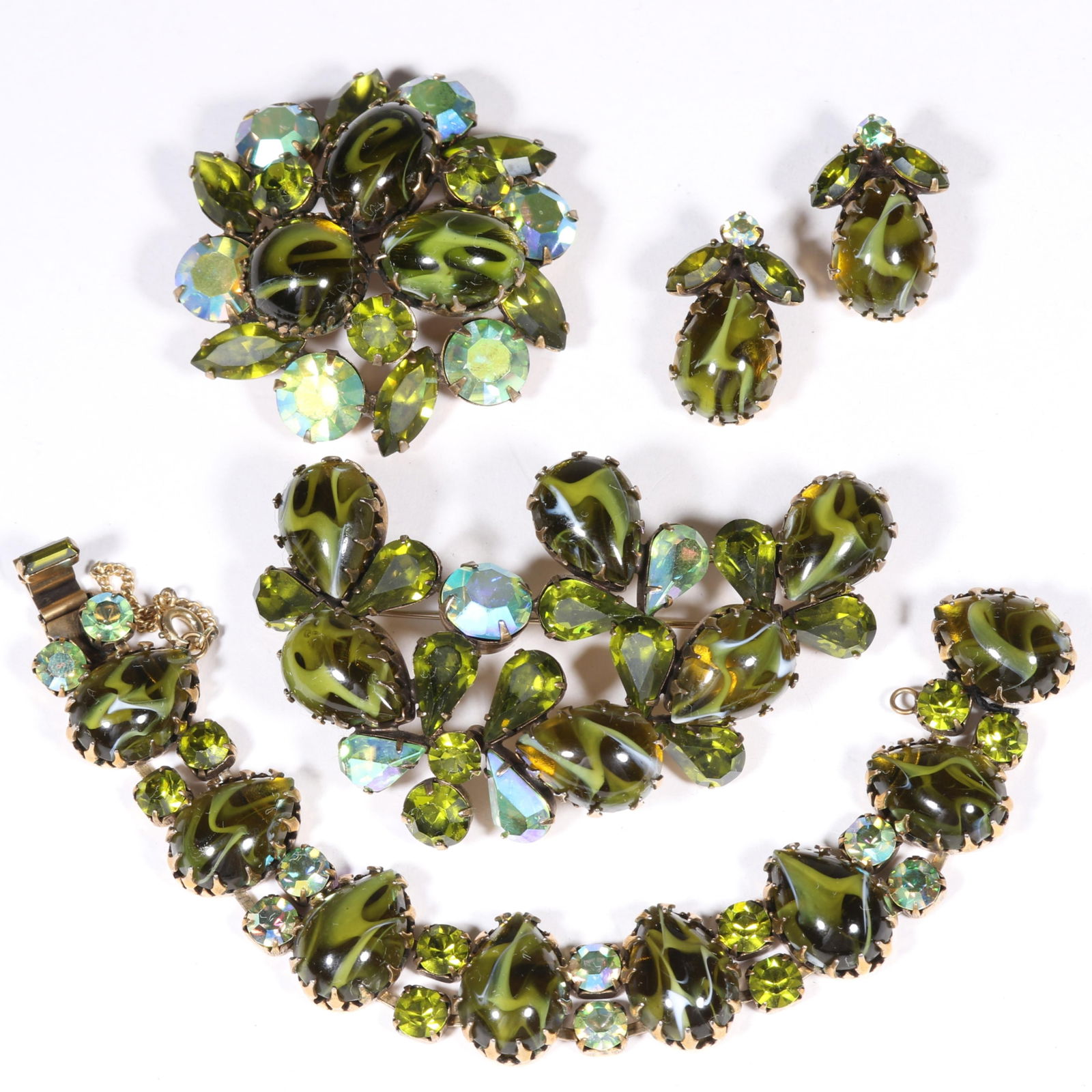 Vintage Regency green jelly art glass and aurora borealis accent jewelry set of bracelet pair of (1 of 10)