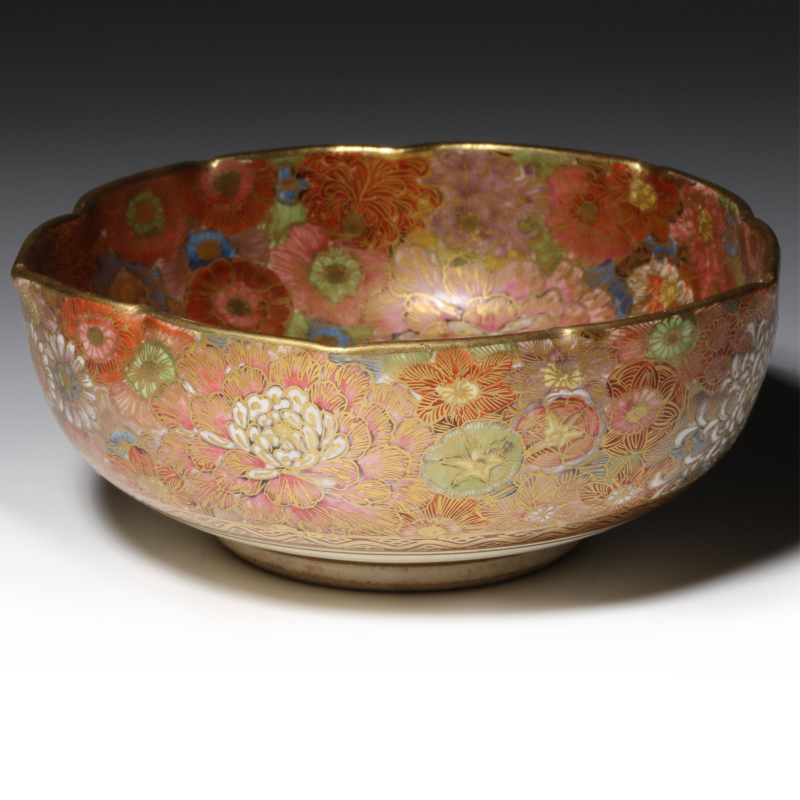 Japanese Meiji / Showa Satsuma porcelain bowl decorated with dense mille fleur design, 1912-1950.: Japanese Meiji / Showa Satsuma porcelain bowl decorated with dense mille fleur design, 1912-1950. Japanese TAISHO / EARLY Showa Satsuma porcelain bowl decorated with dense mille fleur design, MARKED I