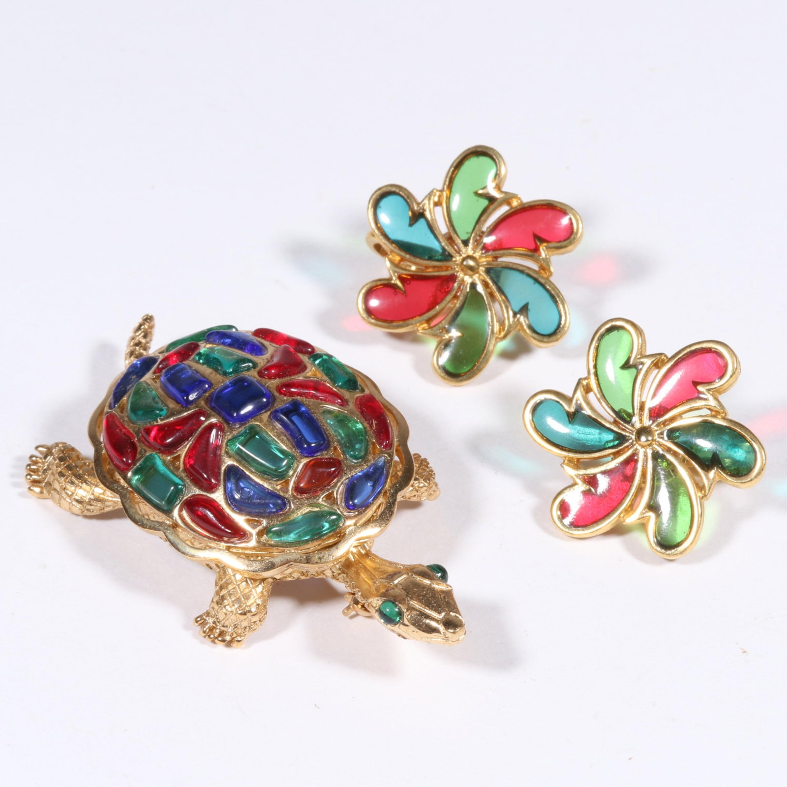 Crown Trifari Alfred Philippe mosaic turtle brooch with crown trifari mosaic earrings. 2 3/8"H x 1 (1 of 9)