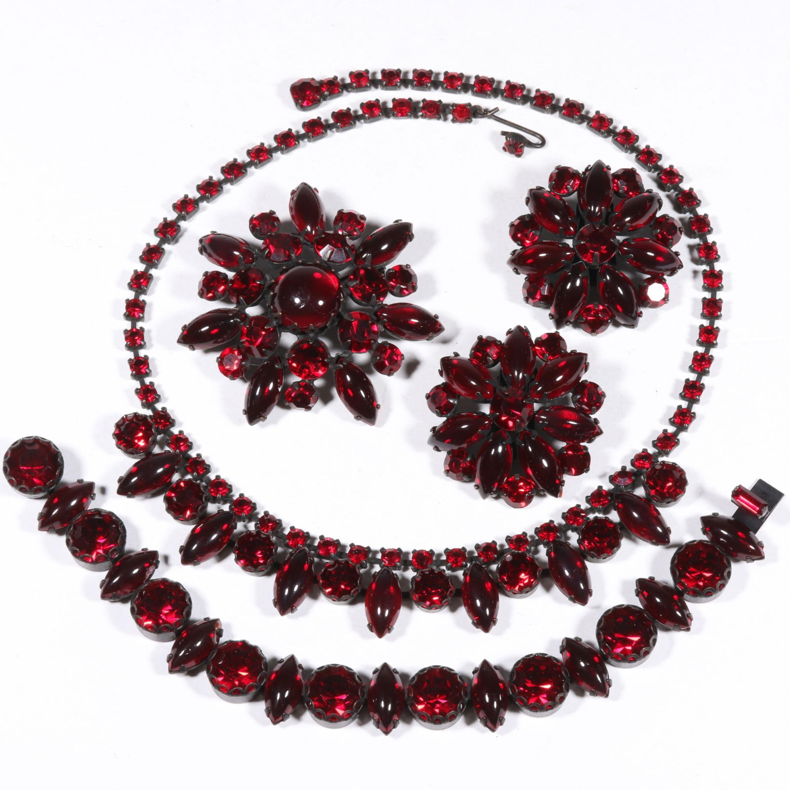 Vintage unsigned Regency? red jelly crystal parure with necklace, bracelet, brooch, and earrings. 15 (1 of 5)